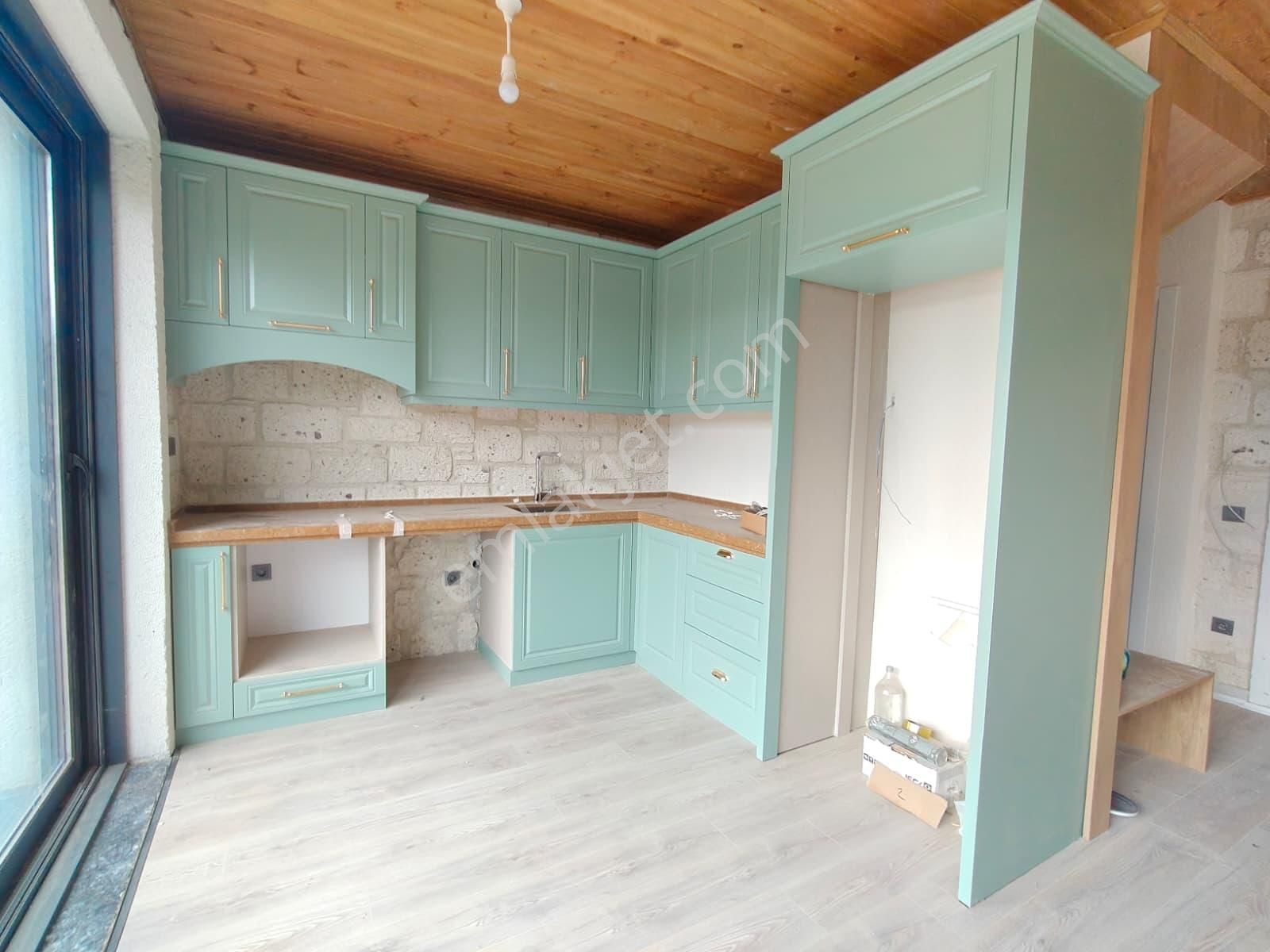 Urla Balıklıova'da Site İçerisinde Alaçatı Tarzı Taş Villa - Görsel 4