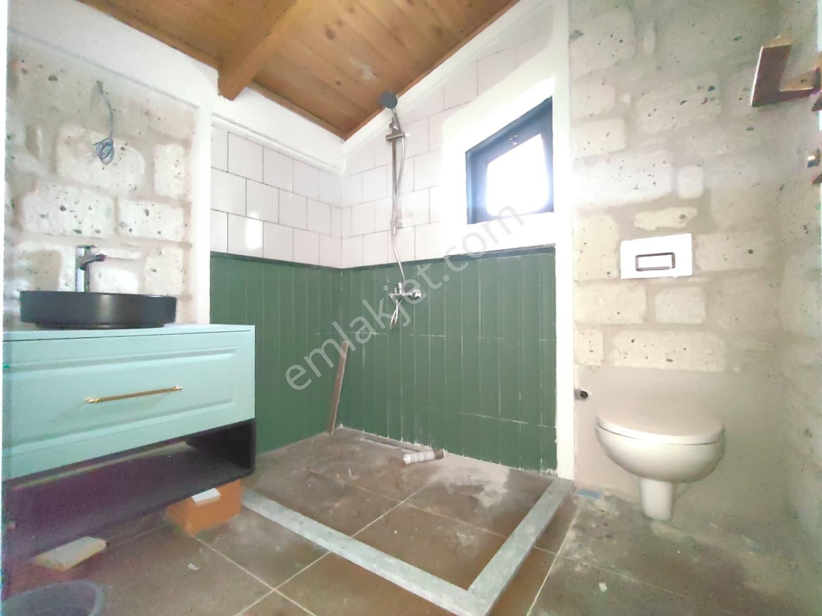 Urla Balıklıova'da Site İçerisinde Alaçatı Tarzı Taş Villa - Görsel 24