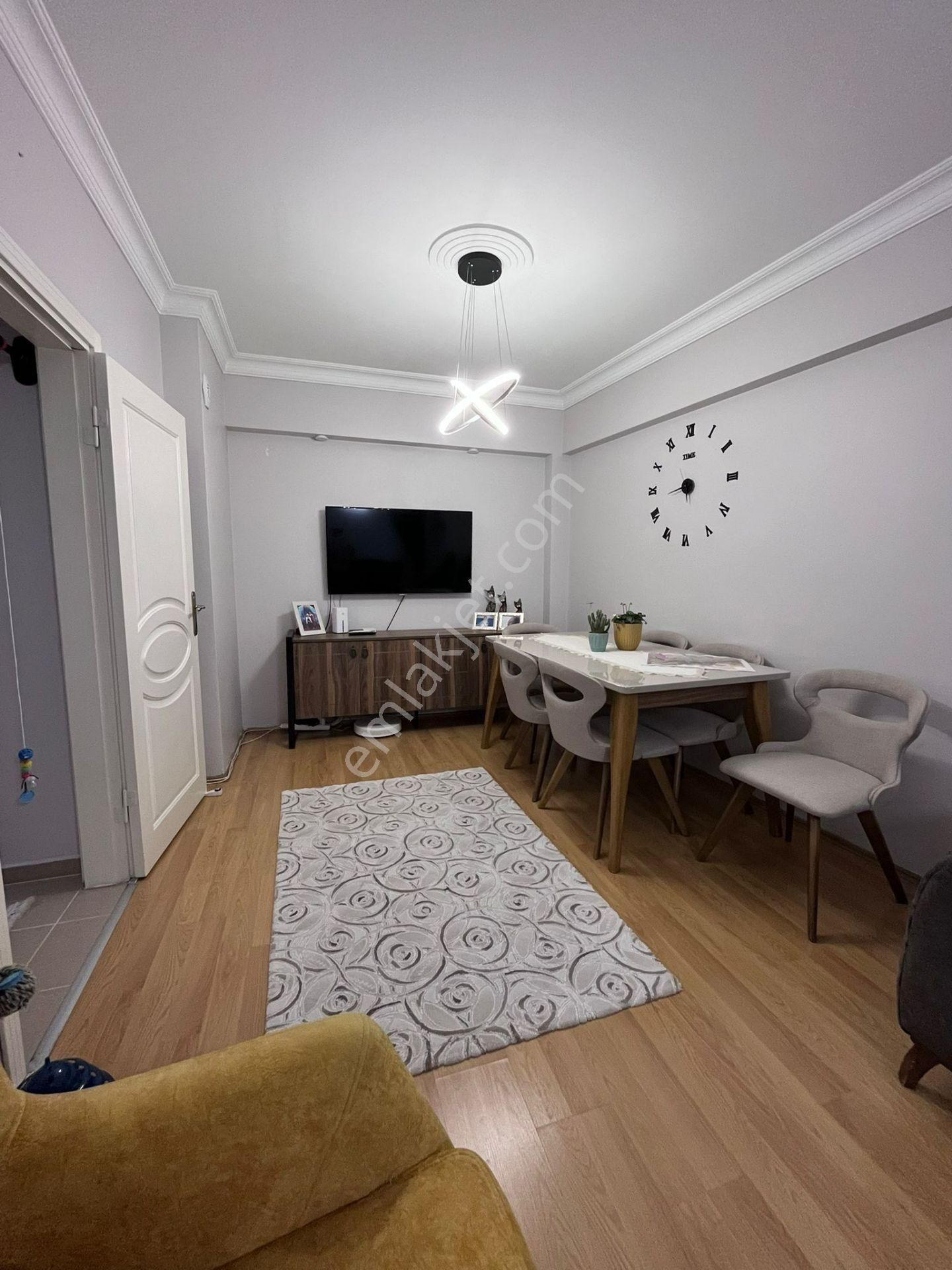 Nm Gayrimenkul'den Reşadiye Mahallesi Satılık 2+1 Daire