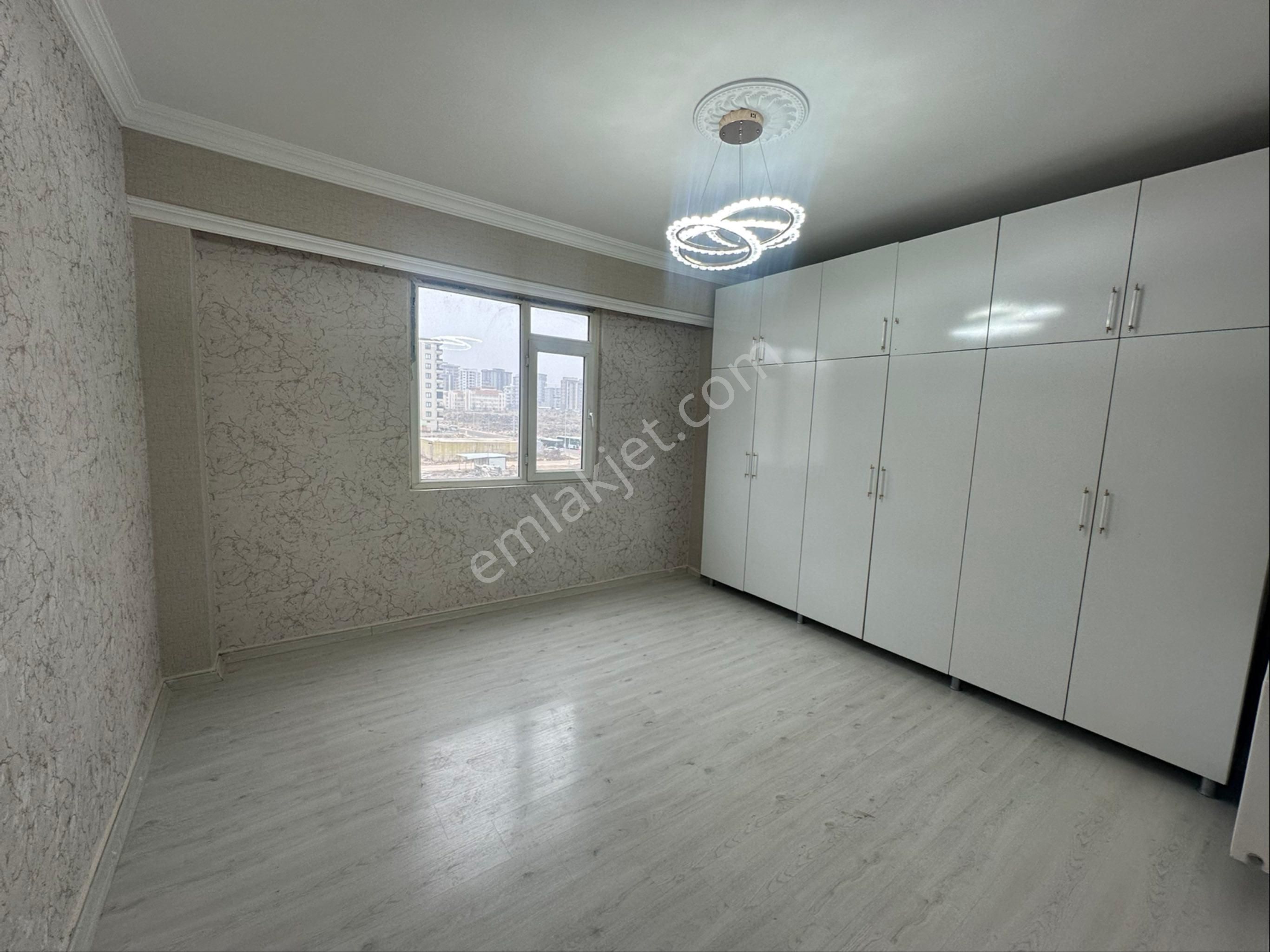 Akev Gayrimenkul'den Karaköprü Doğukentte Bakımlı Ara Kat 4+1 Daire - Görsel 12