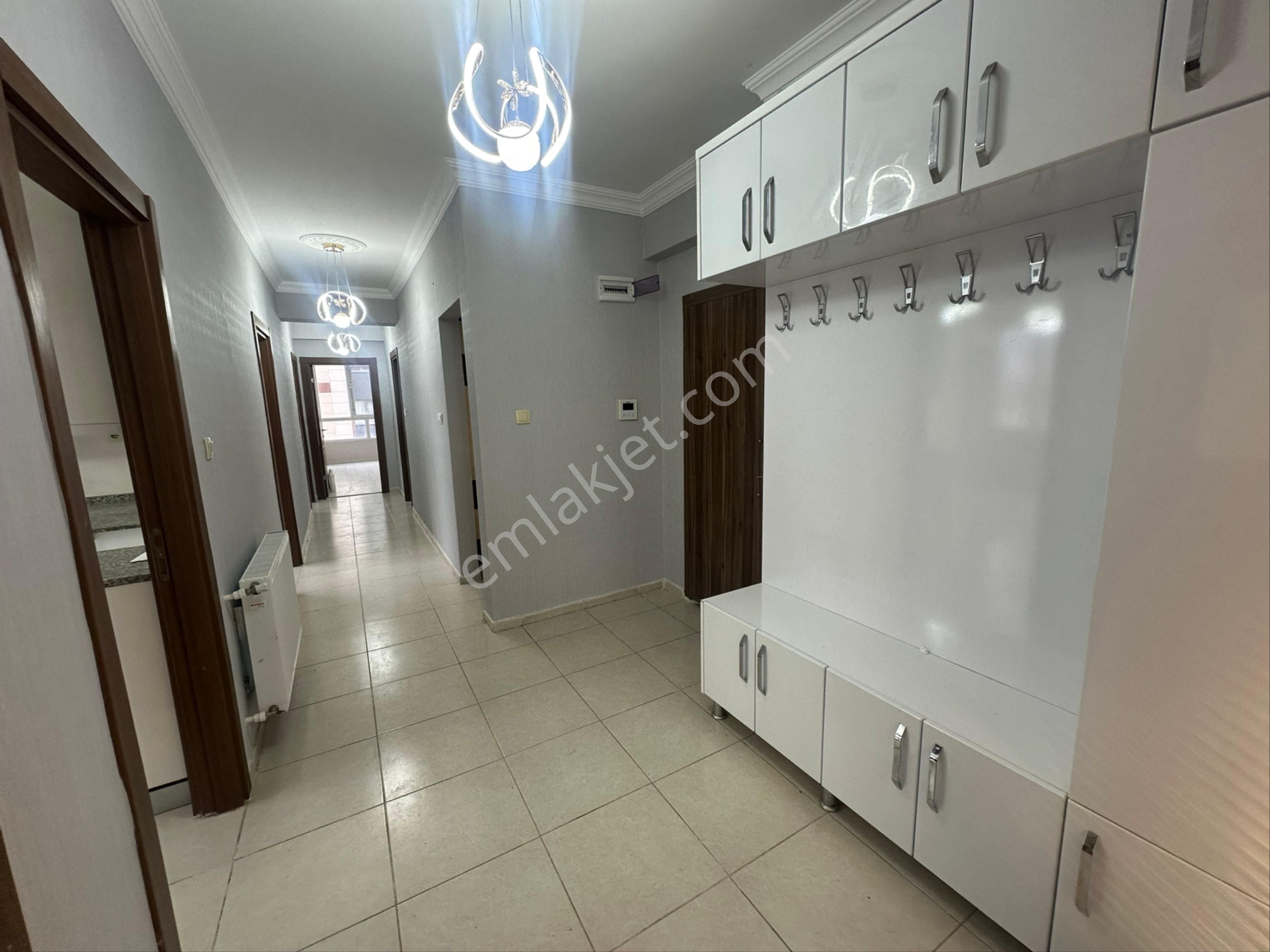 Akev Gayrimenkul'den Karaköprü Doğukentte Bakımlı Ara Kat 4+1 Daire - Görsel 23