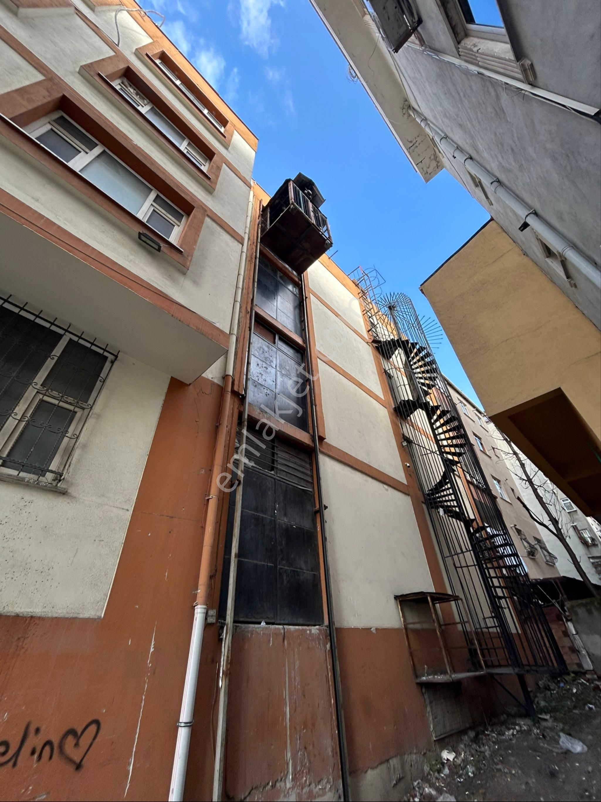 Plaza'ların Ortasında 285m2 Ofis Bölmeli Kiralık Atölye - Görsel 15