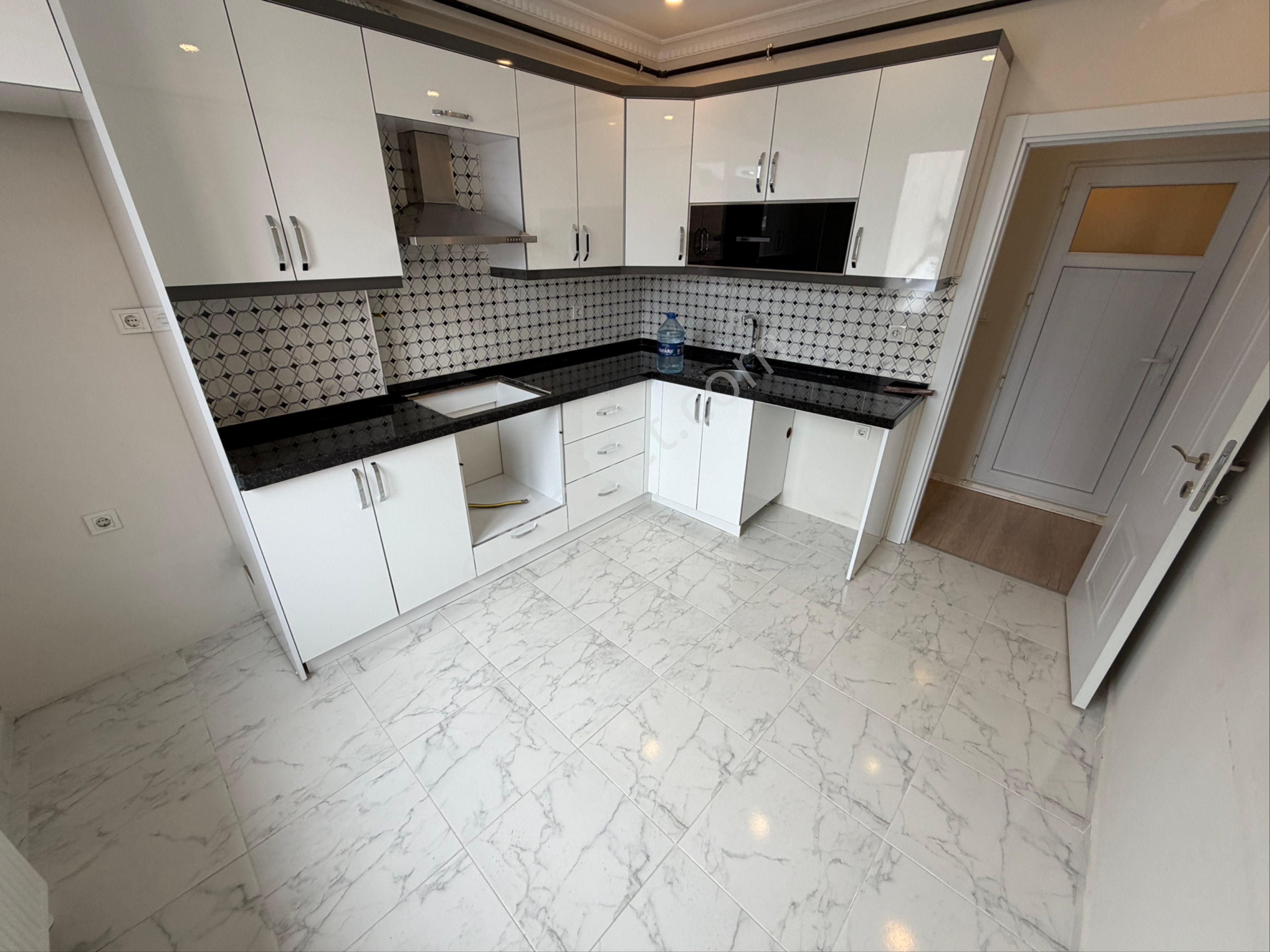 Aydın İnş. 1.cebeci Cad. Komşu 4+1 180m2 3.yıllık Asansörlü Dublex - Görsel 2