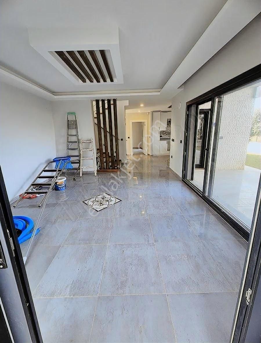 Davutlar Termal Bölgesinde 4+1 Havuzlu Müstakil Villa - Görsel 6