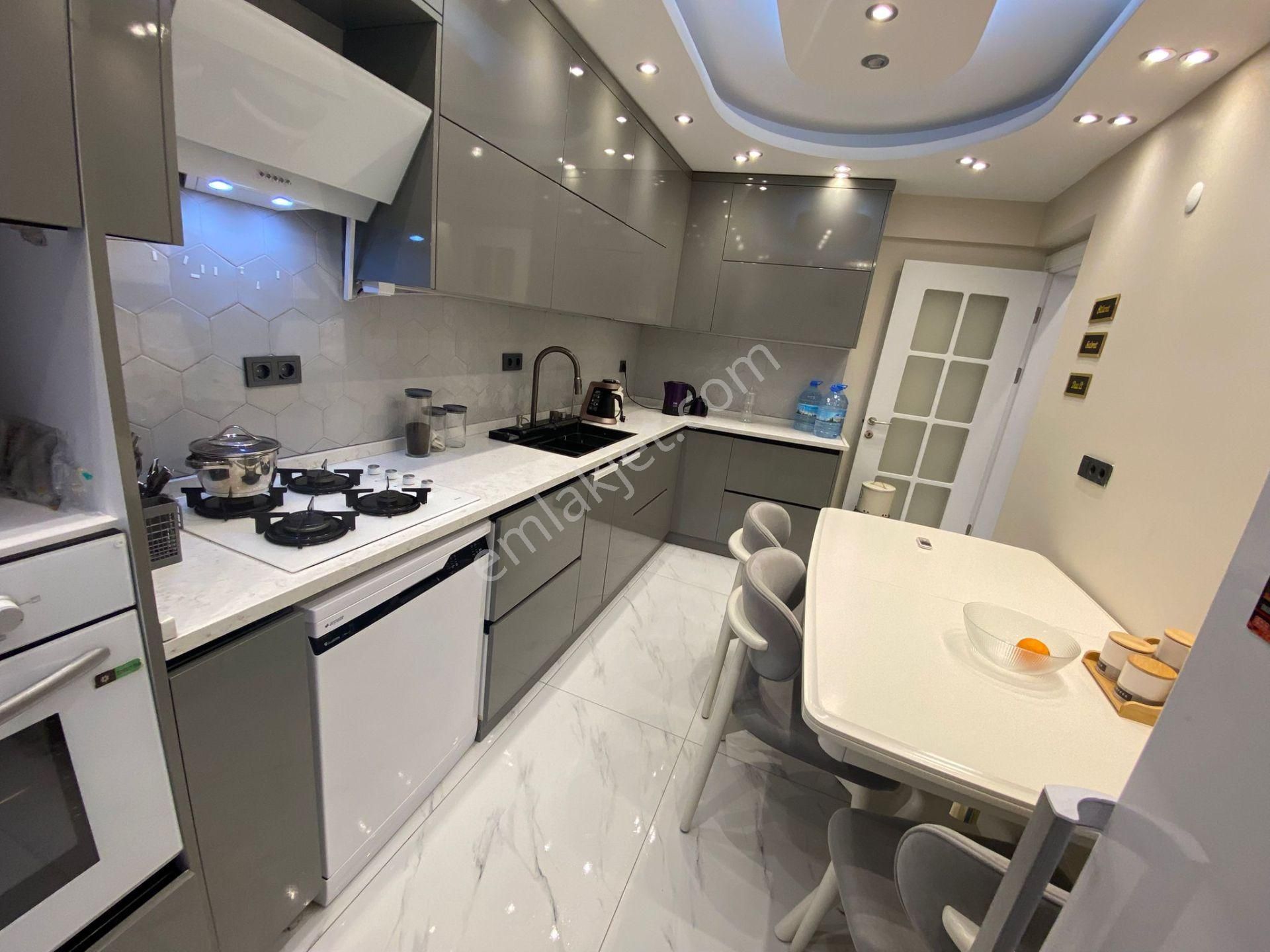 Acil Konak Zeytinlik Hacıbayram Camisi Civarı Kemer İzban Yakını 3+1 100m2 Full Tadilatlı Satılık D. - Görsel 21