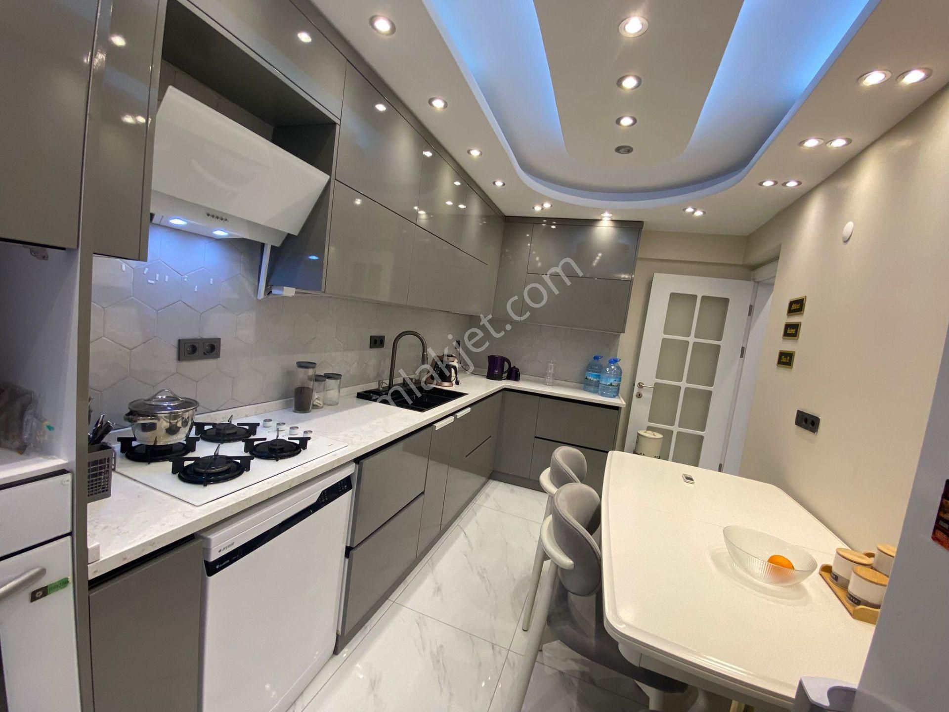 Acil Konak Zeytinlik Hacıbayram Camisi Civarı Kemer İzban Yakını 3+1 100m2 Full Tadilatlı Satılık D. - Görsel 24