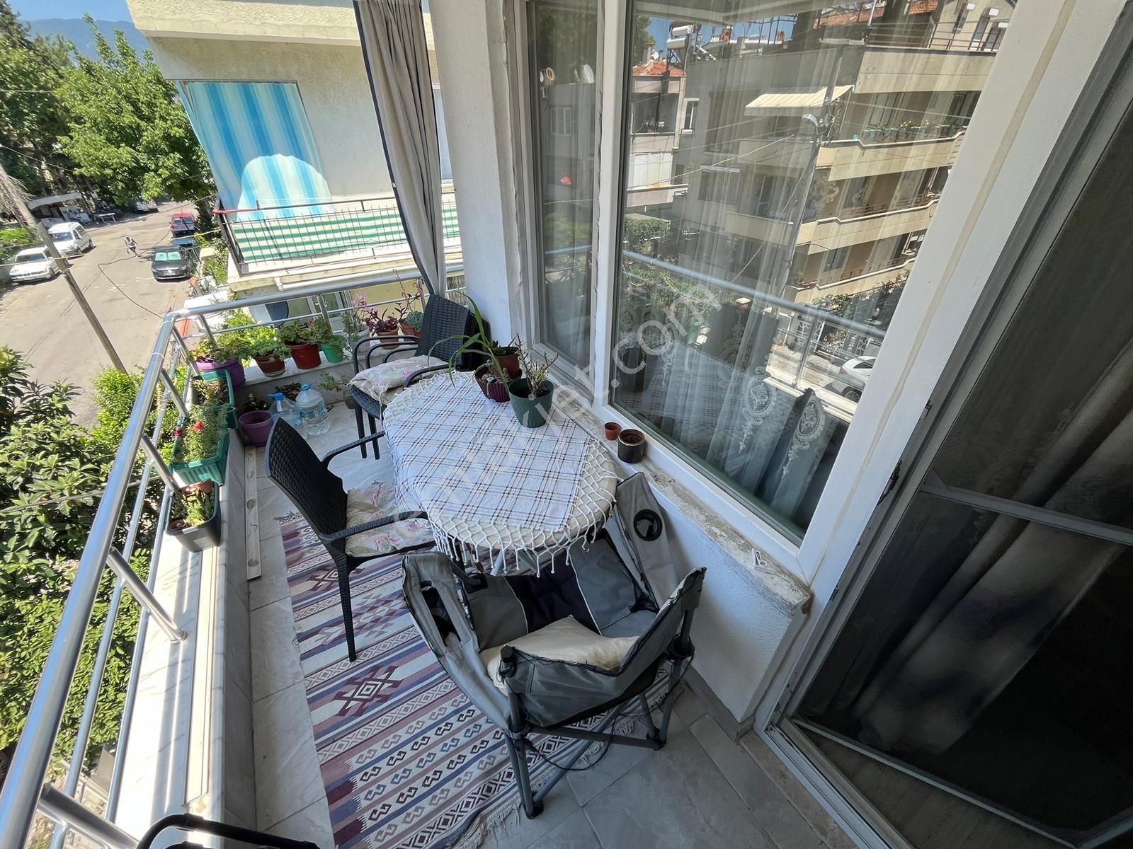 Yüksel'den Akçay Merkez'de Denize 100m Öncephe Fırsat 2+1 Daire