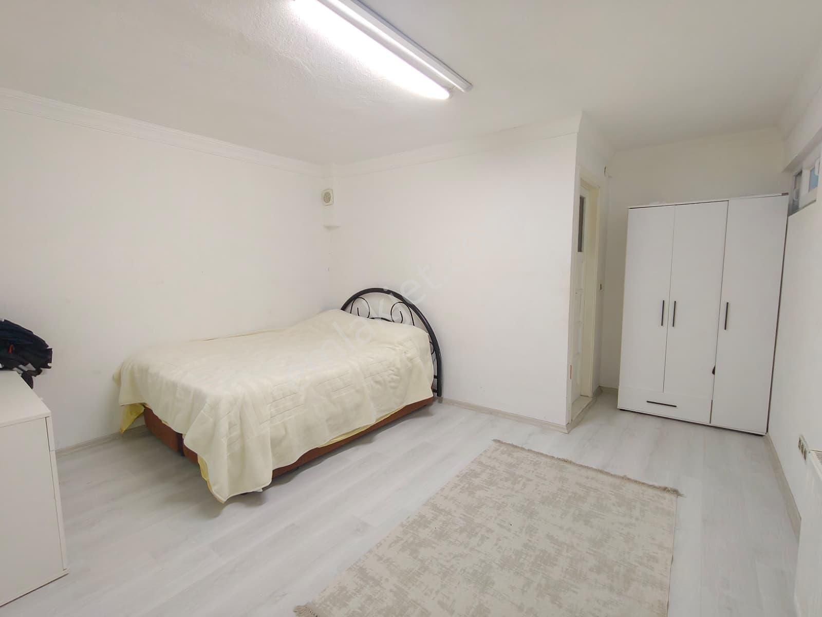 Balçova Çetin Emeç Tanju Okan Sok. 6 Yıllık Satılık 2+1daire - Görsel 8