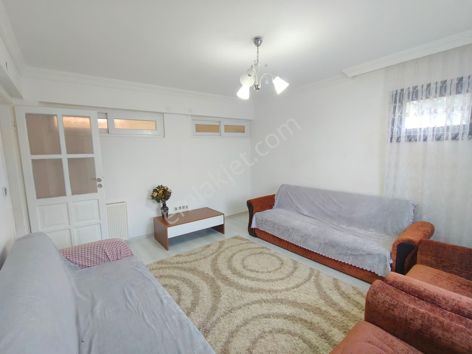 Balçova Çetin Emeç Tanju Okan Sok. 6 Yıllık Satılık 2+1daire - Görsel 4