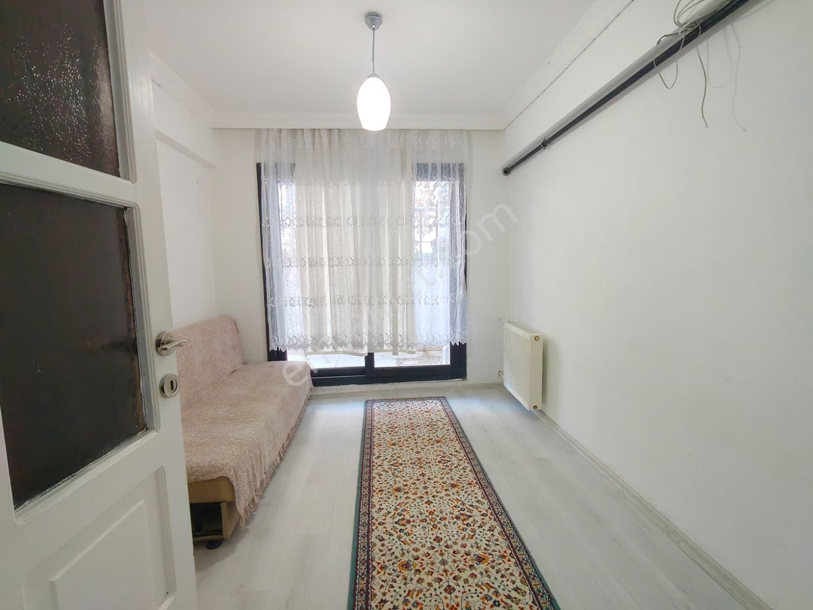 Balçova Çetin Emeç Tanju Okan Sok. 6 Yıllık Satılık 2+1daire - Görsel 12