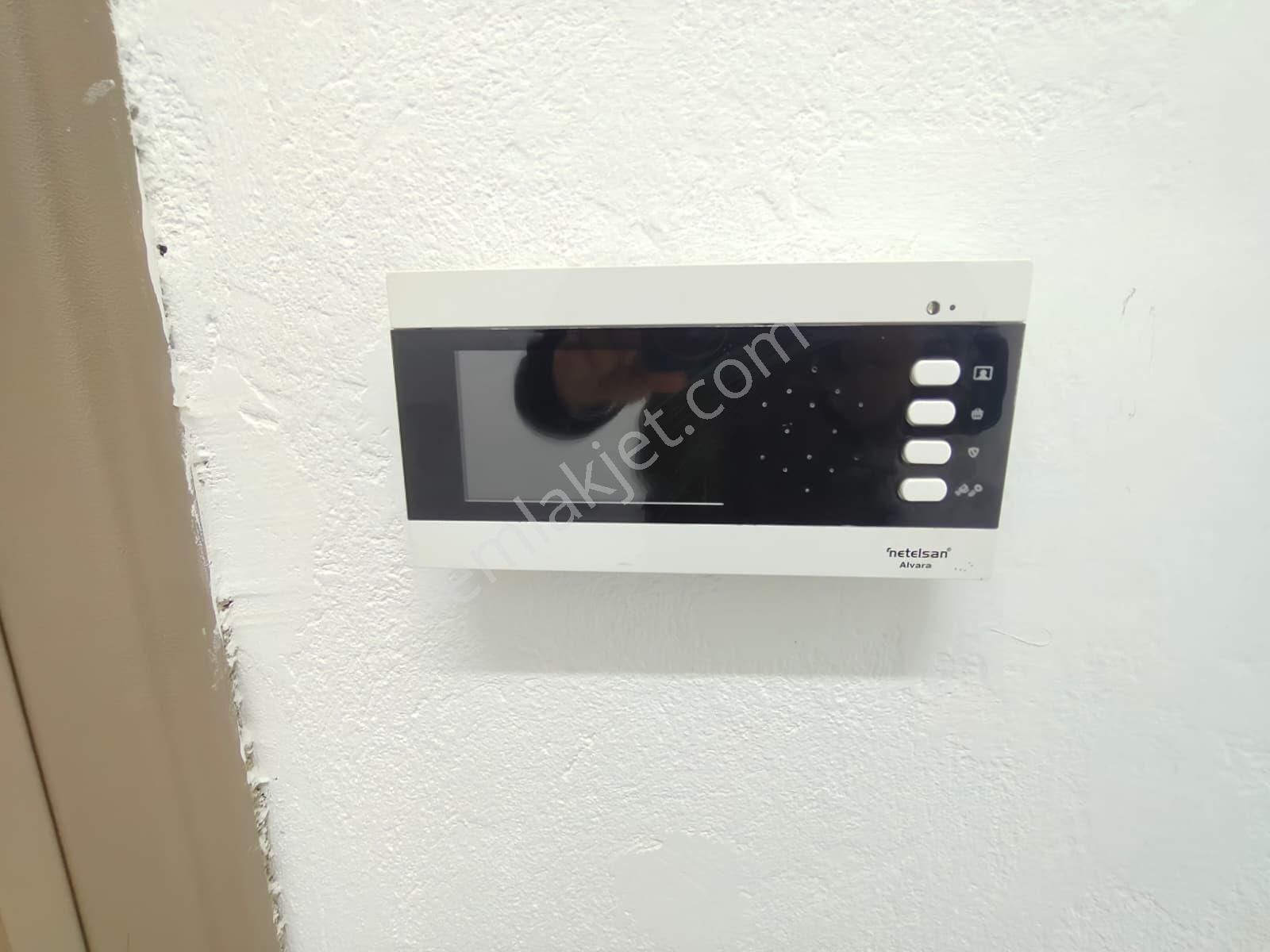 Balçova Çetin Emeç Tanju Okan Sok. 6 Yıllık Satılık 2+1daire - Görsel 21