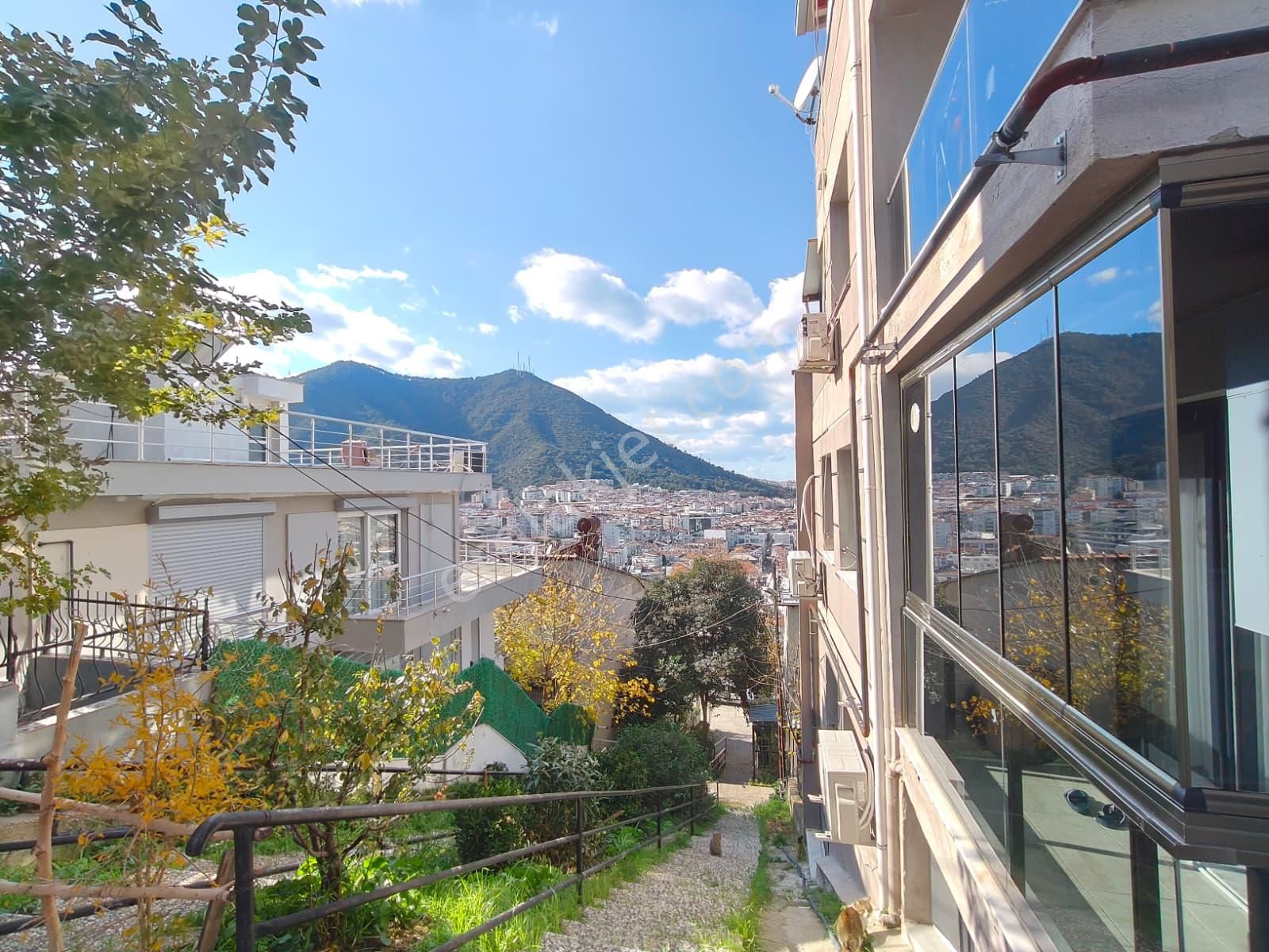 Balçova Çetin Emeç Tanju Okan Sok. 6 Yıllık Satılık 2+1daire - Görsel 24