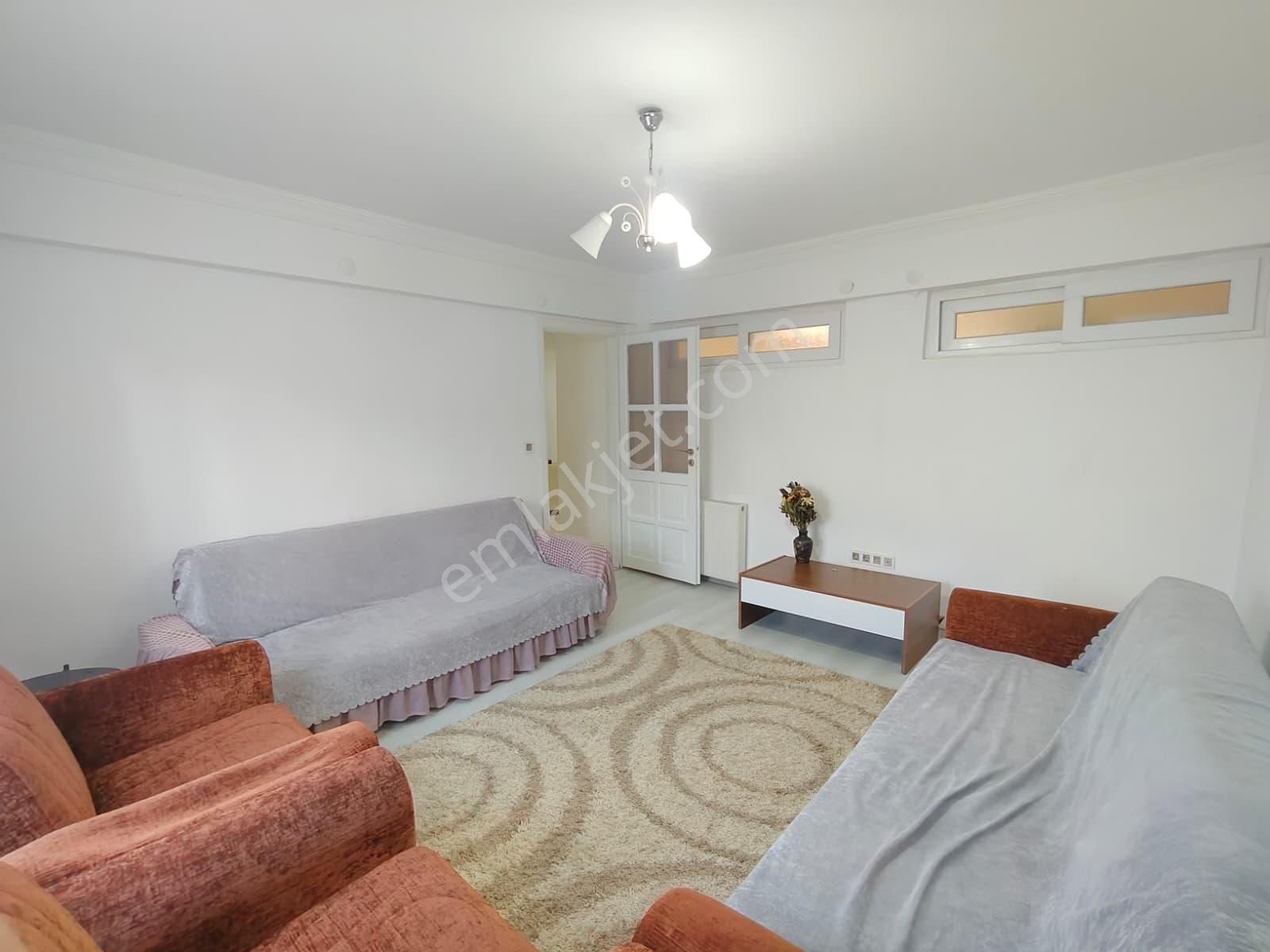 Balçova Çetin Emeç Tanju Okan Sok. 6 Yıllık Satılık 2+1daire - Görsel 5