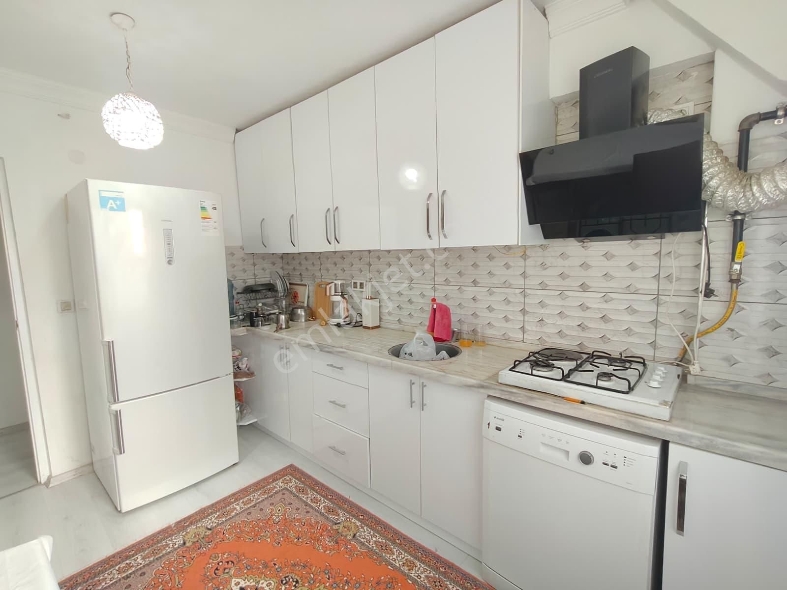 Balçova Çetin Emeç Tanju Okan Sok. 6 Yıllık Satılık 2+1daire - Görsel 14