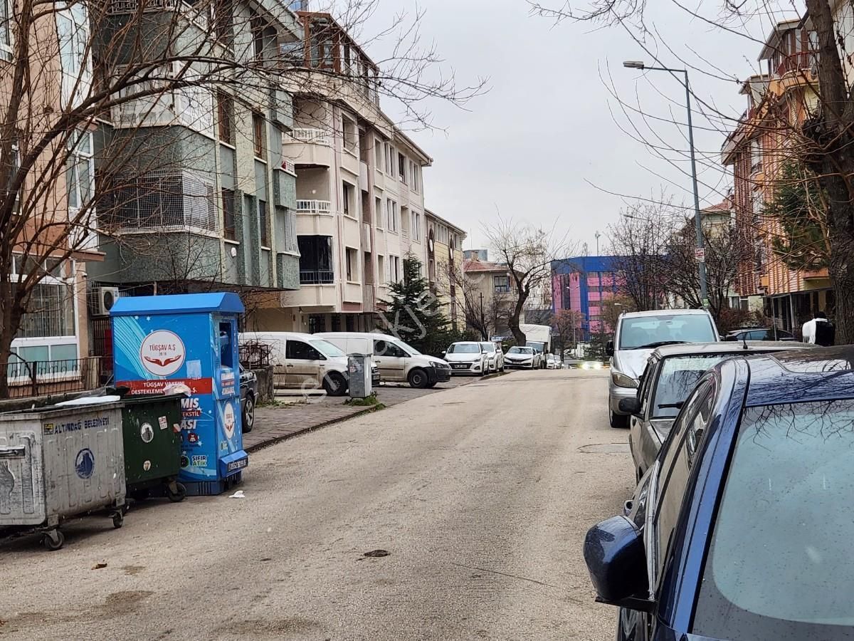 Aydınlıkevler Mah.çağdaş Cad. Üzeri Çok Merkezi Konum 3+1 Katta - Görsel 3