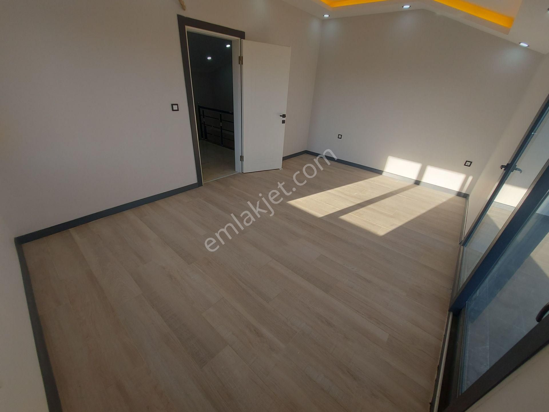 Müstakil Havuzlu Bahçeli Otoparklı Ebeveyn Banyolu Satılık Villa - Görsel 29