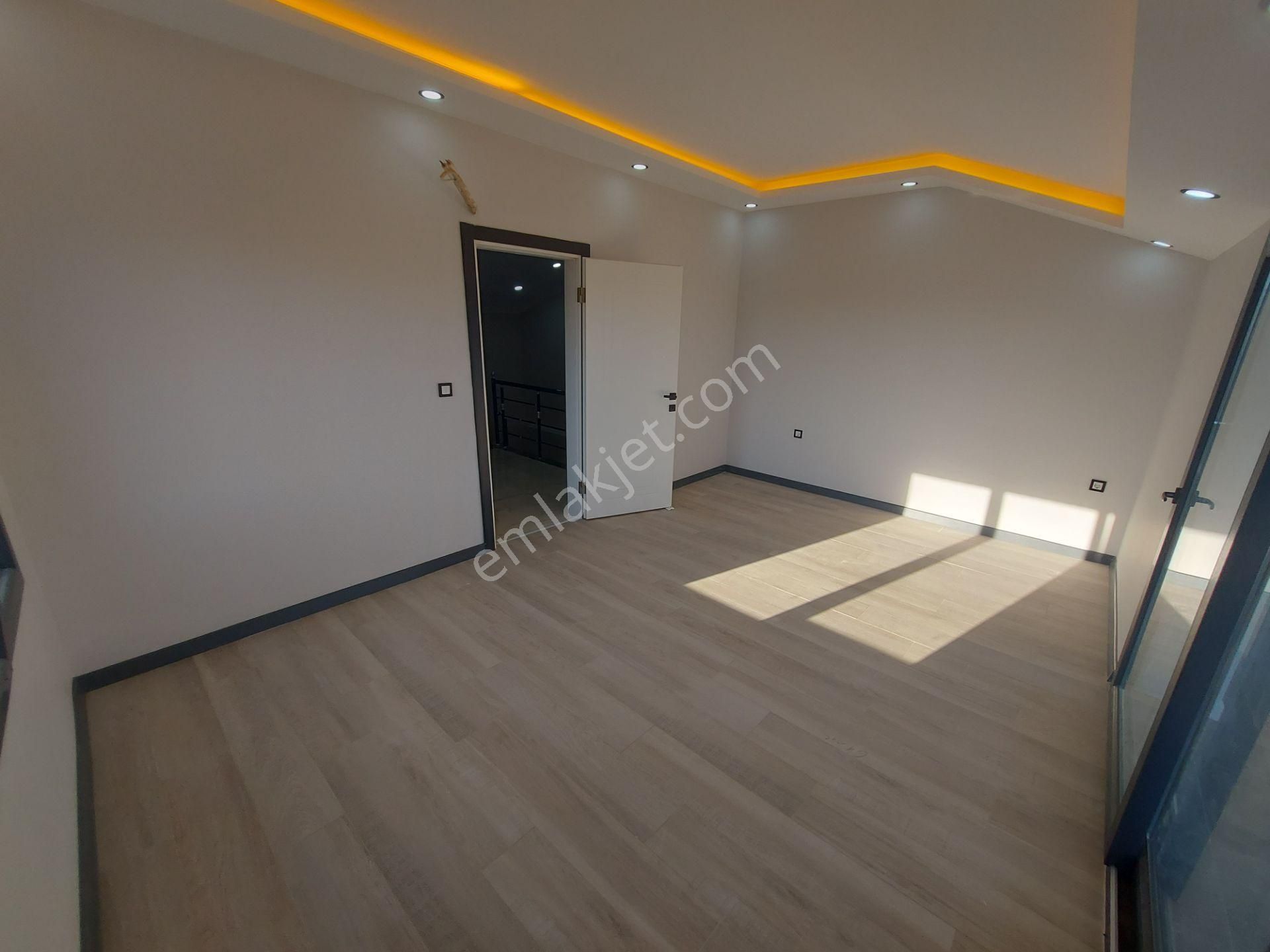 Müstakil Havuzlu Bahçeli Otoparklı Ebeveyn Banyolu Satılık Villa - Görsel 30