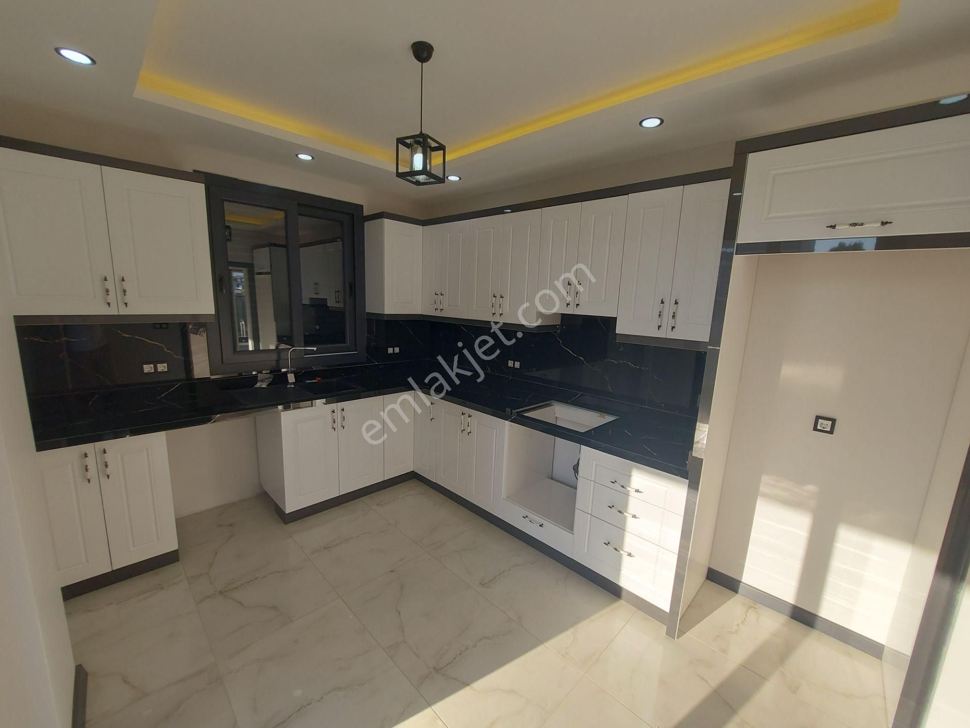 Müstakil Havuzlu Bahçeli Otoparklı Ebeveyn Banyolu Satılık Villa - Görsel 7