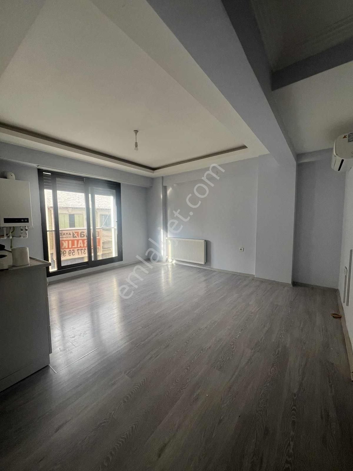 Hasanağa Bahçesi'nin Yanında Kiralık 1 + 1 - Görsel 3