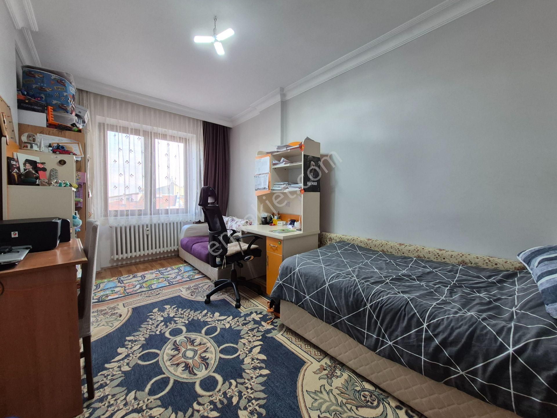 Meram Melikşah Mah. Cadde Cepheli Bakımlı Ve Masrafsız 3+1 Asansörlü Daire - Görsel 8