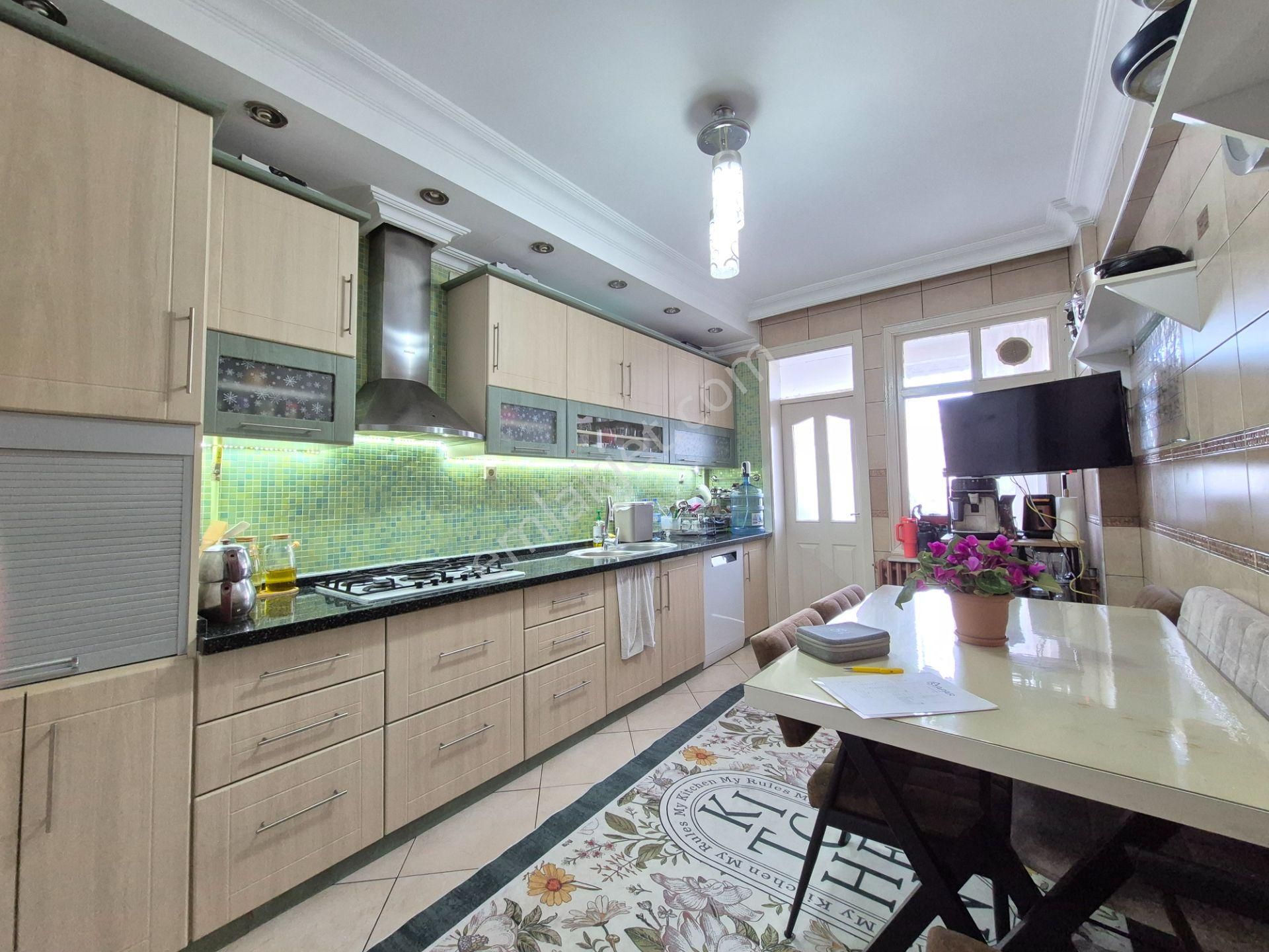 Meram Melikşah Mah. Cadde Cepheli Bakımlı Ve Masrafsız 3+1 Asansörlü Daire