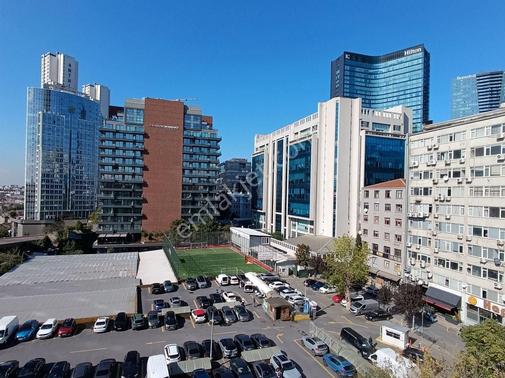 Şişli Bomonti’de Lüks Site İçinde Kiralık Eşyalı 2+1 Dubleks Daire | Extensa Bomonti Apartmanı - Görsel 30