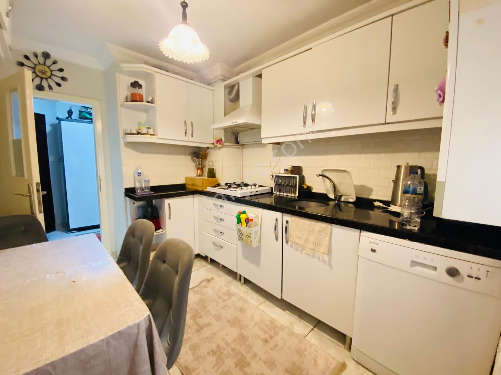 Demirlibahçe Tren İstasyonu Dibi Masrafsız 3+1 Satılık Daire !!! - Görsel 3