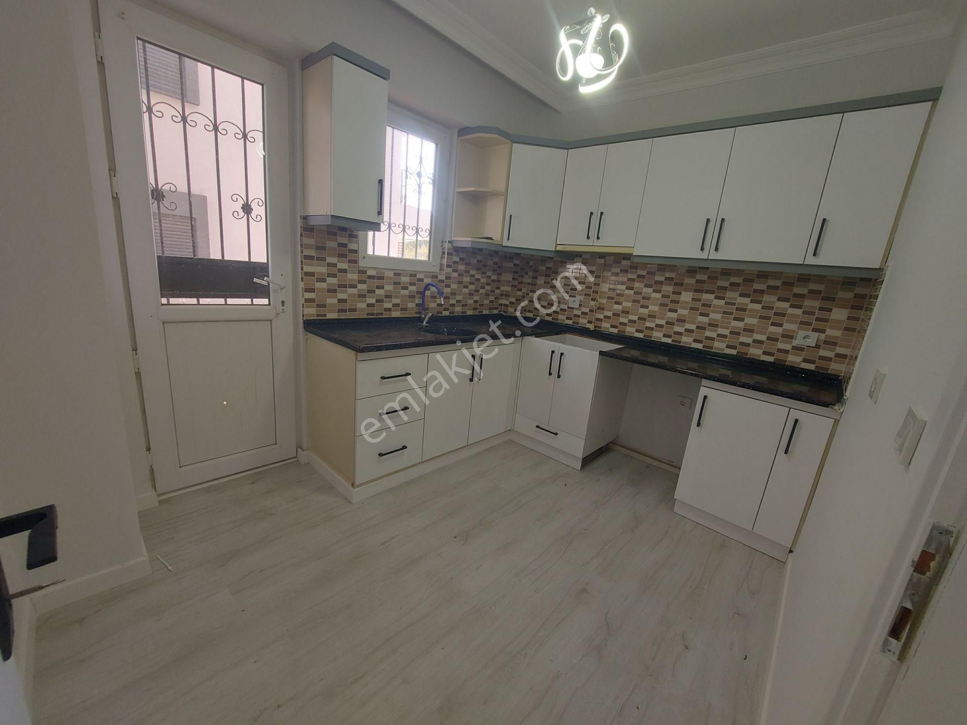 Altınkum Plajına 1 Km Mesafede 2+1 Ayrı Mutfak Geniş Daire