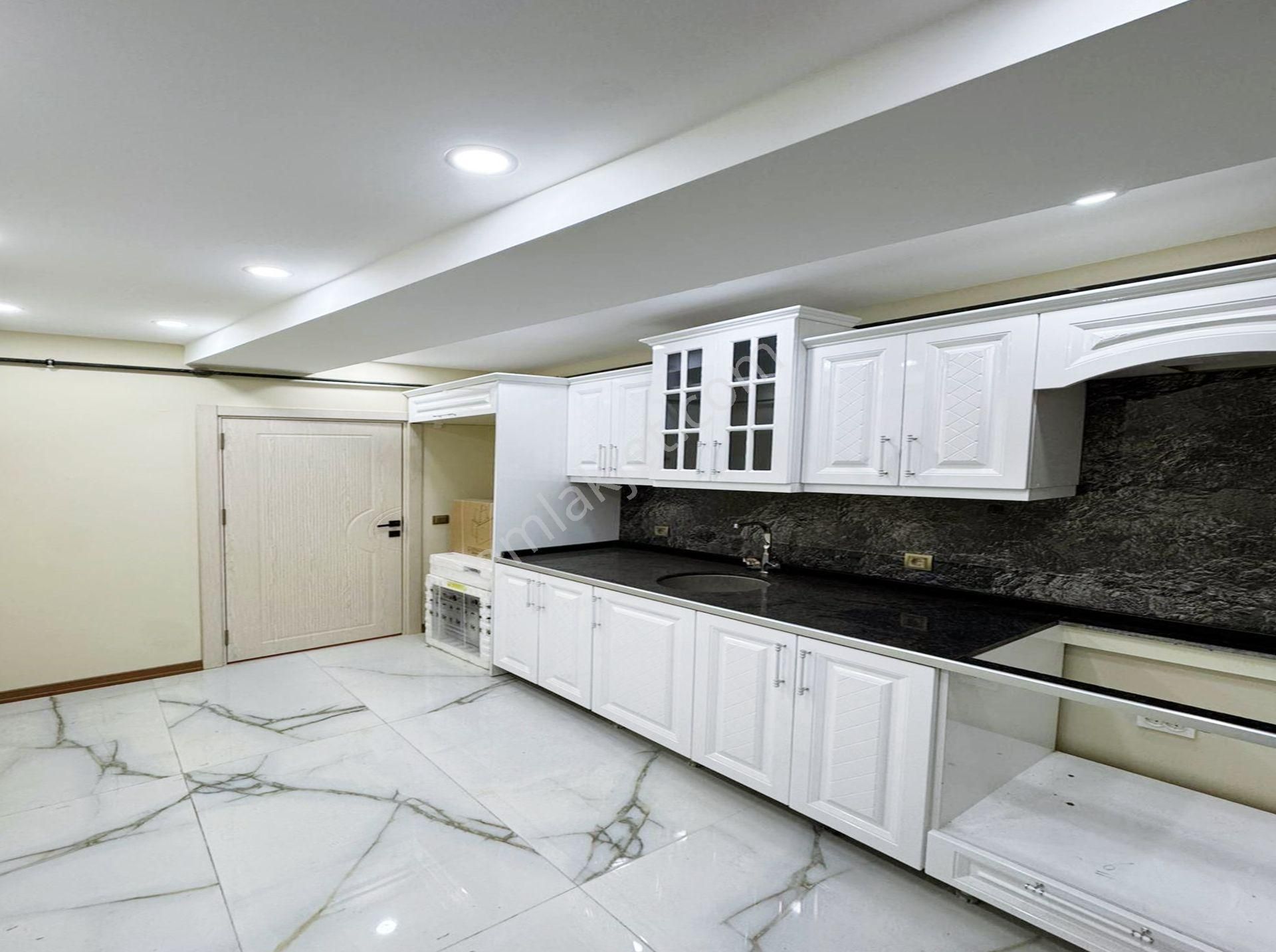 Vira Yapı'dan Yeni Metro Projesi Arkası Sıfır Bina'da Balkonlu Daire !