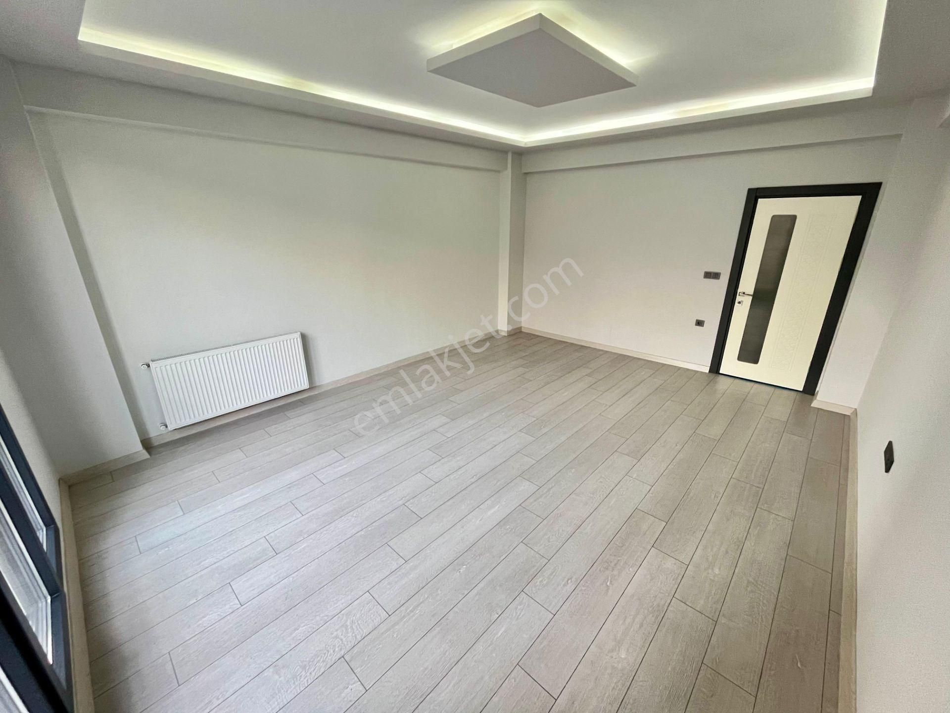 Akçay Sezgin Emlaktan Merkezde Arakat Ön Cephe Yeni Bina Lüx 2+1 - Görsel 9