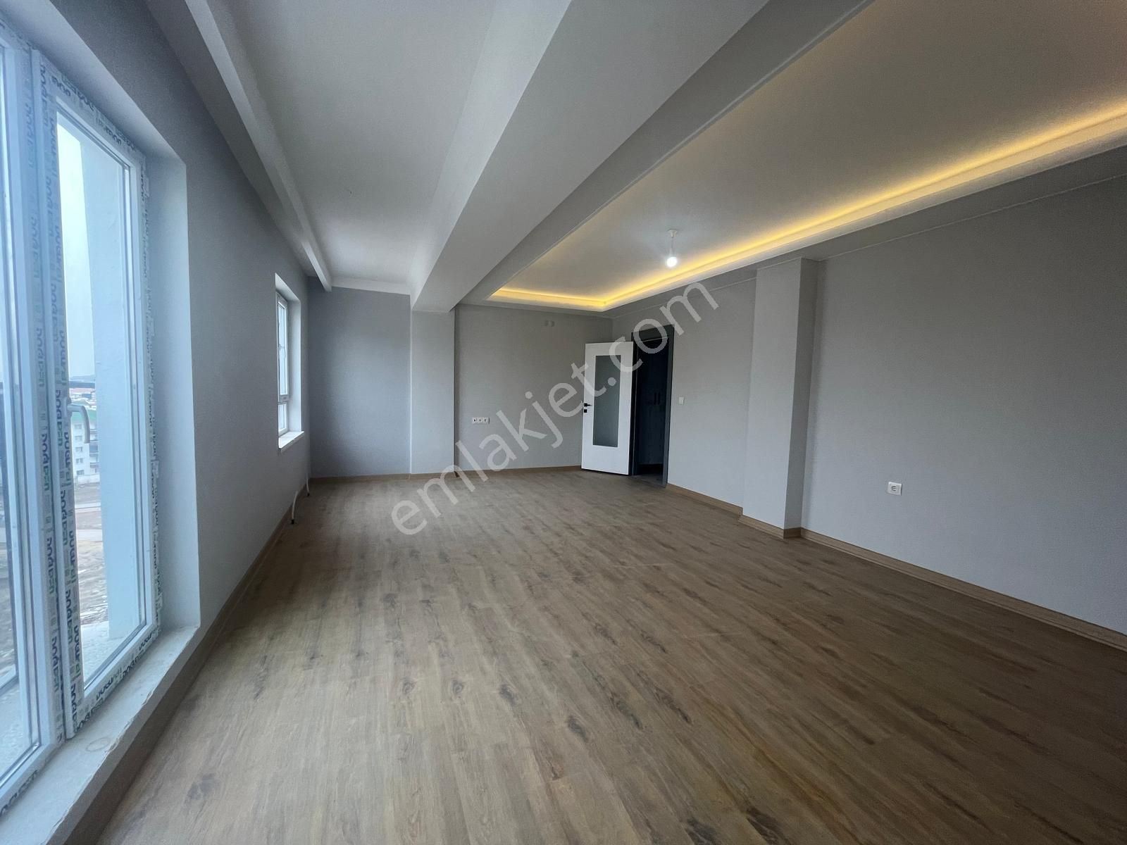 Mç Emlaktan Yenikent'te 3+1 Satılık Daire - Görsel 10