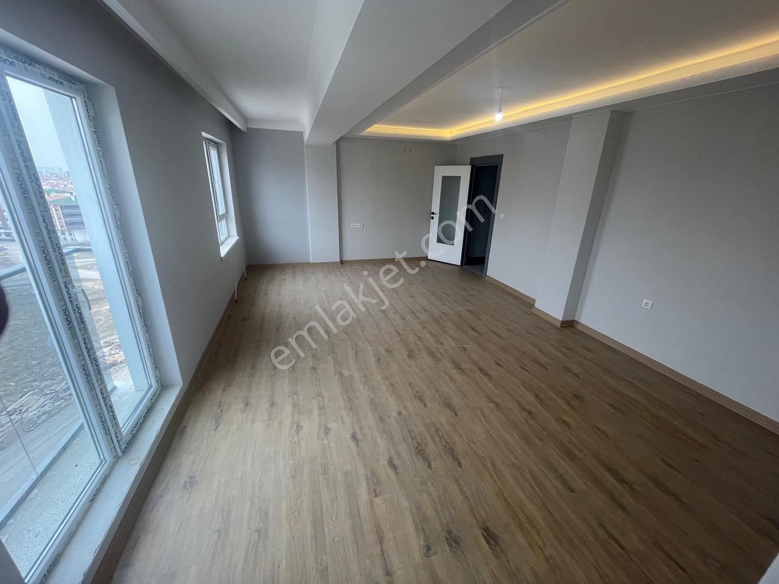 Mç Emlaktan Yenikent'te 3+1 Satılık Daire - Görsel 14