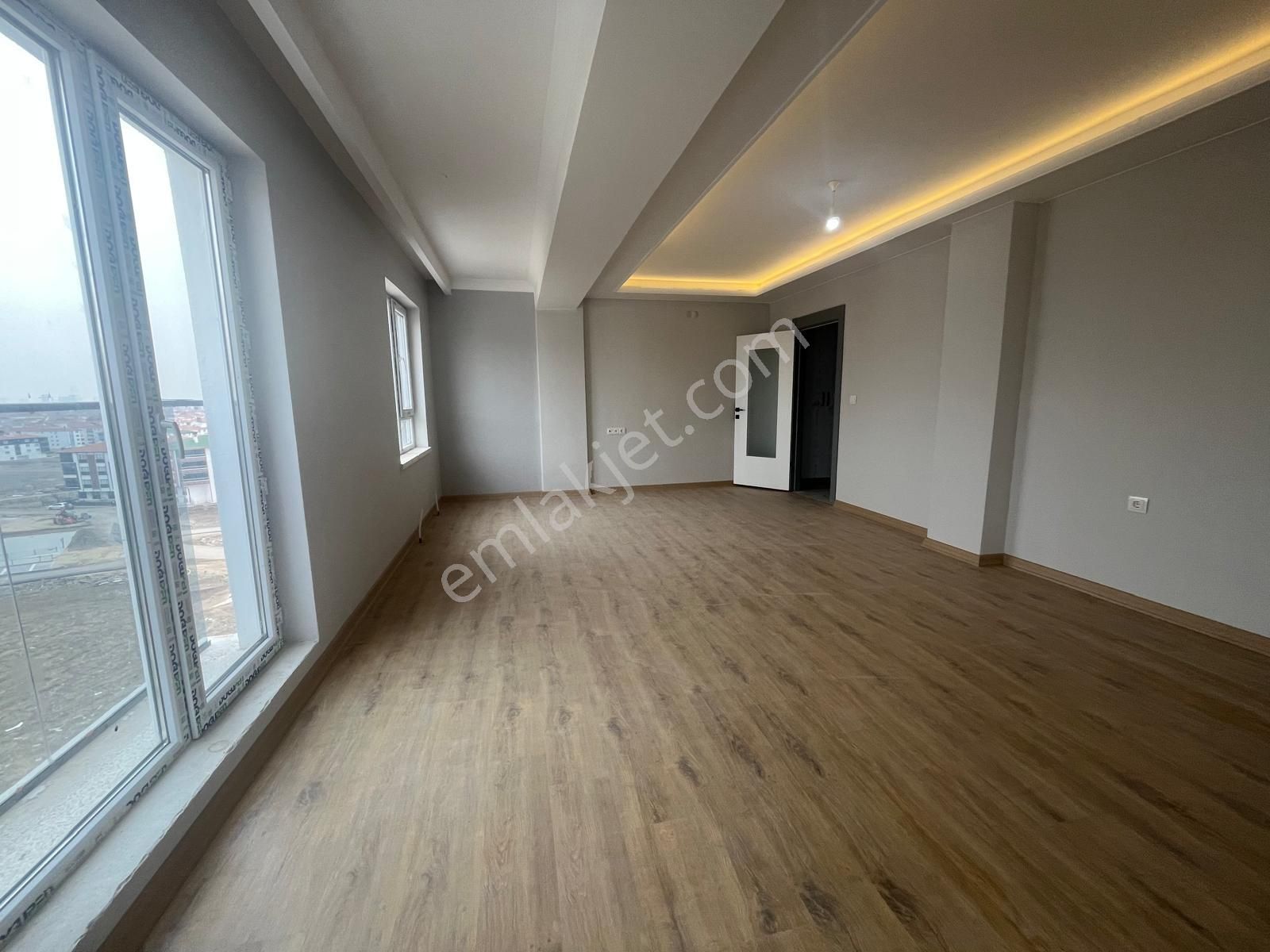 Mç Emlaktan Yenikent'te 3+1 Satılık Daire - Görsel 6