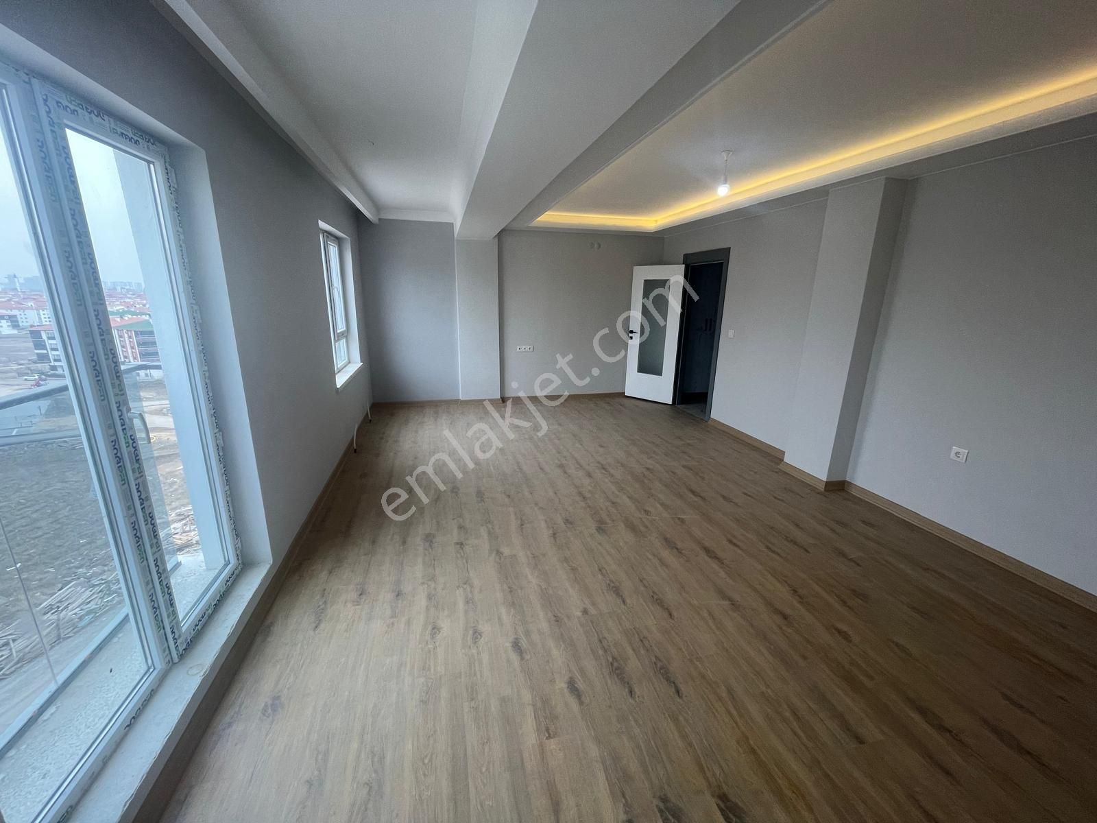 Mç Emlaktan Yenikent'te 3+1 Satılık Daire - Görsel 8