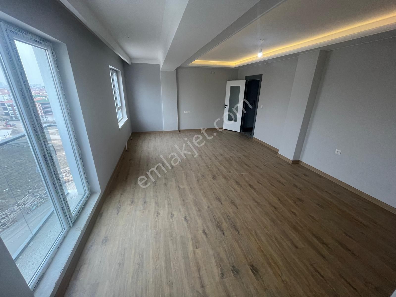 Mç Emlaktan Yenikent'te 3+1 Satılık Daire - Görsel 13