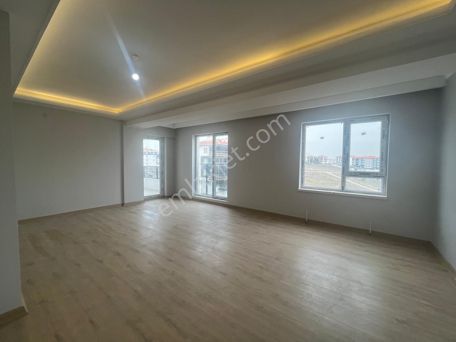 Mç Emlaktan Yenikent'te 3+1 Satılık Daire - Görsel 16