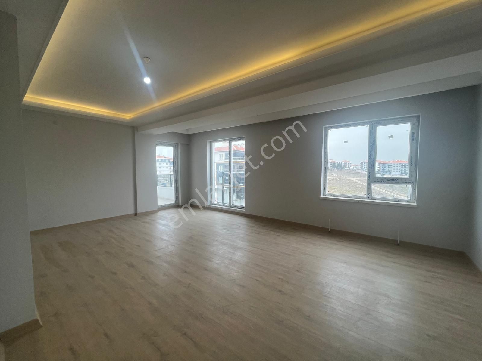 Mç Emlaktan Yenikent'te 3+1 Satılık Daire - Görsel 15