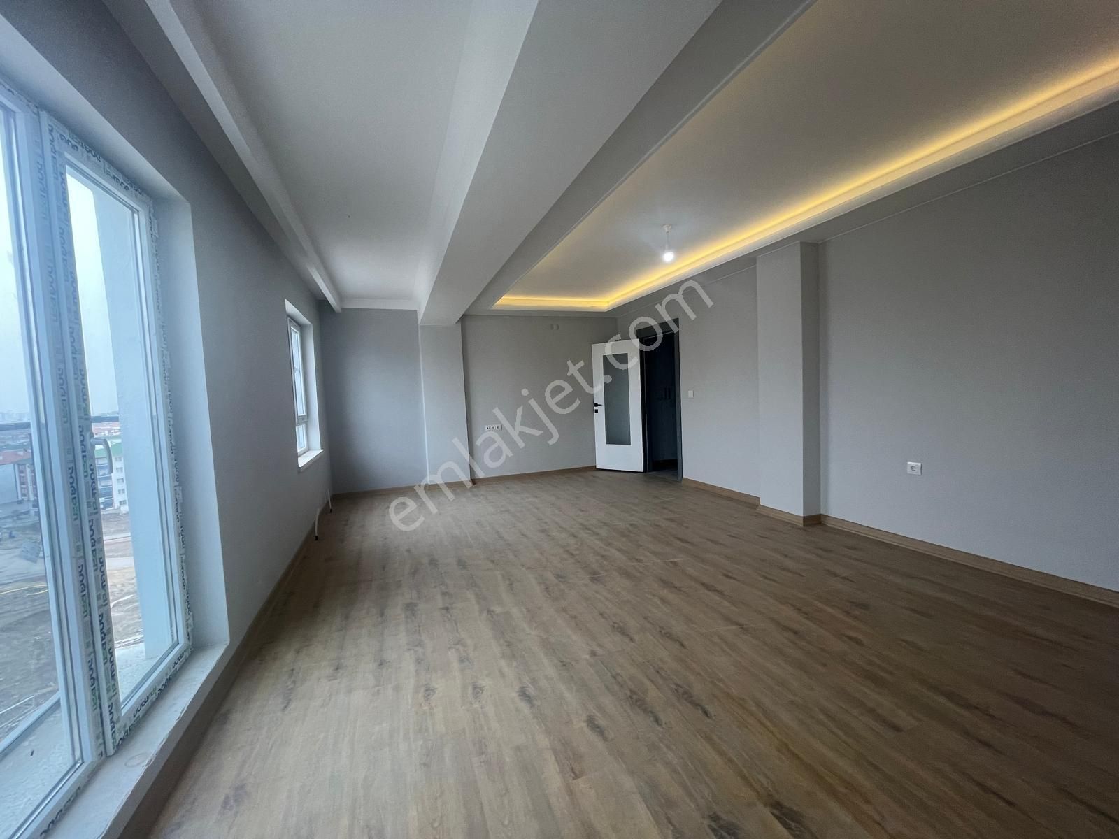 Mç Emlaktan Yenikent'te 3+1 Satılık Daire - Görsel 12