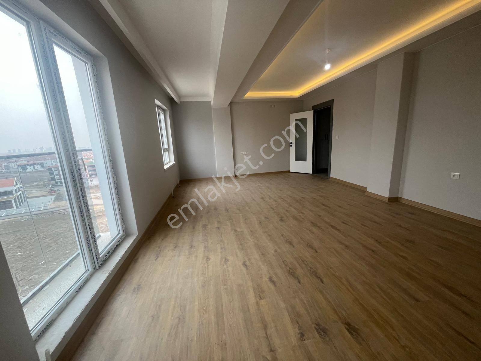 Mç Emlaktan Yenikent'te 3+1 Satılık Daire - Görsel 5