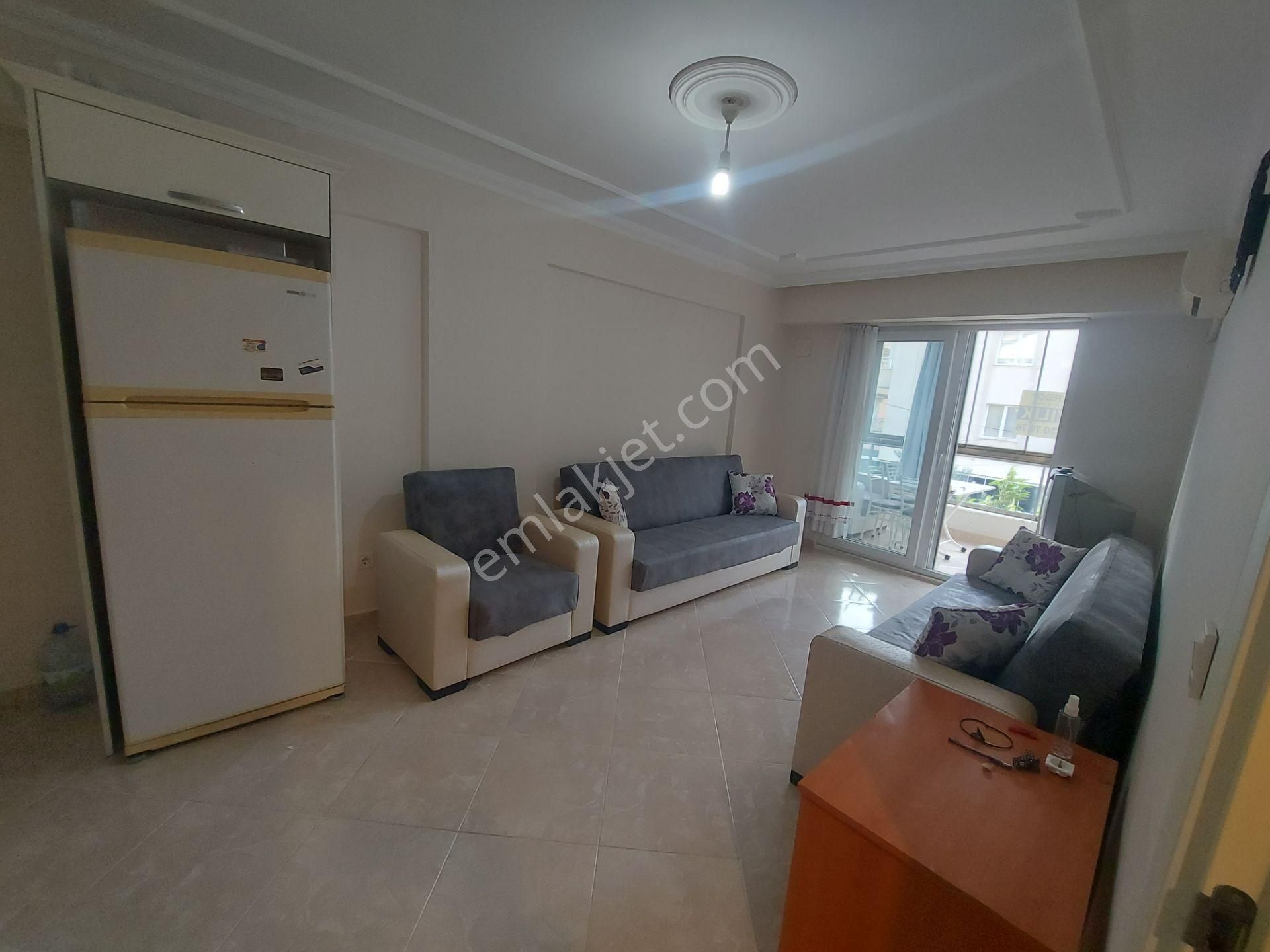 Denize 1 Km Mesafede Ara Kat Eşyalı 1+1 Daire - Görsel 6