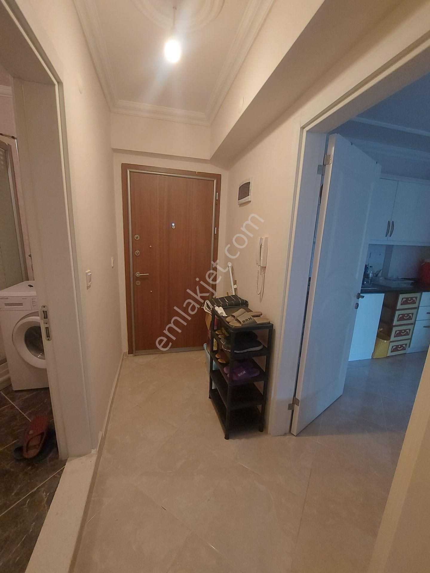 Denize 1 Km Mesafede Ara Kat Eşyalı 1+1 Daire - Görsel 11