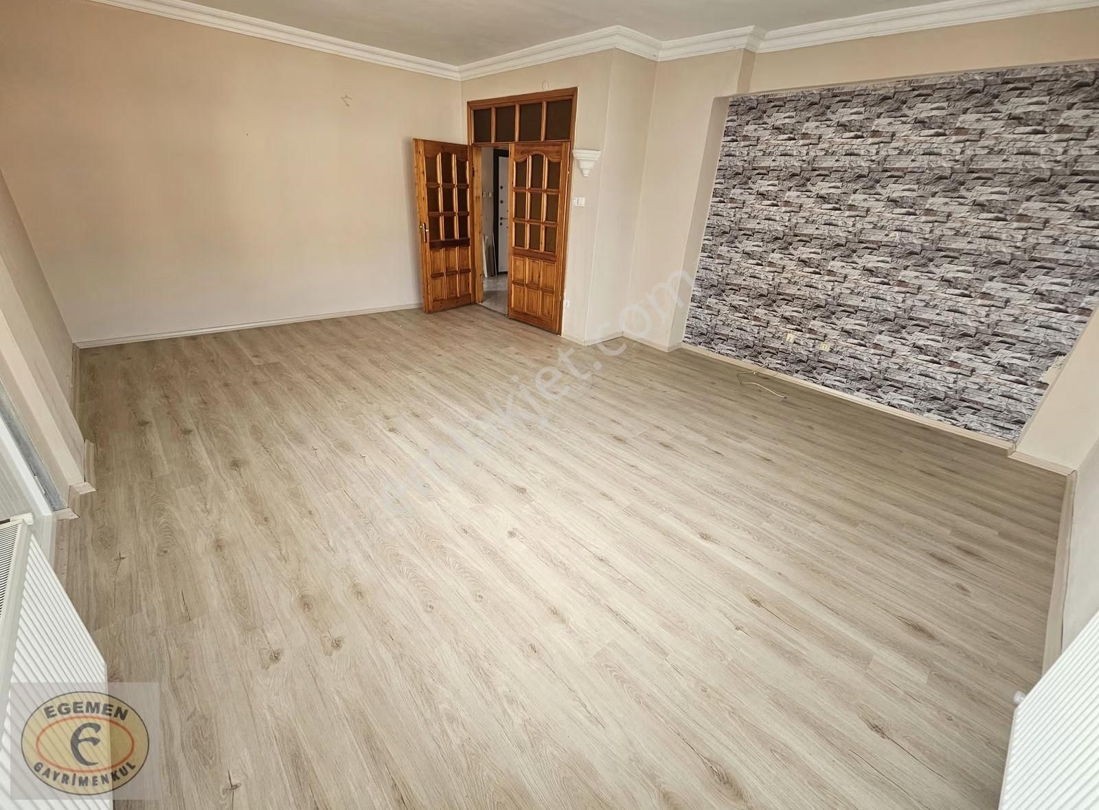 Sultanbeyli Turgut Reis Mahallesinde 150 M2 Kiralık 3+1 Daire