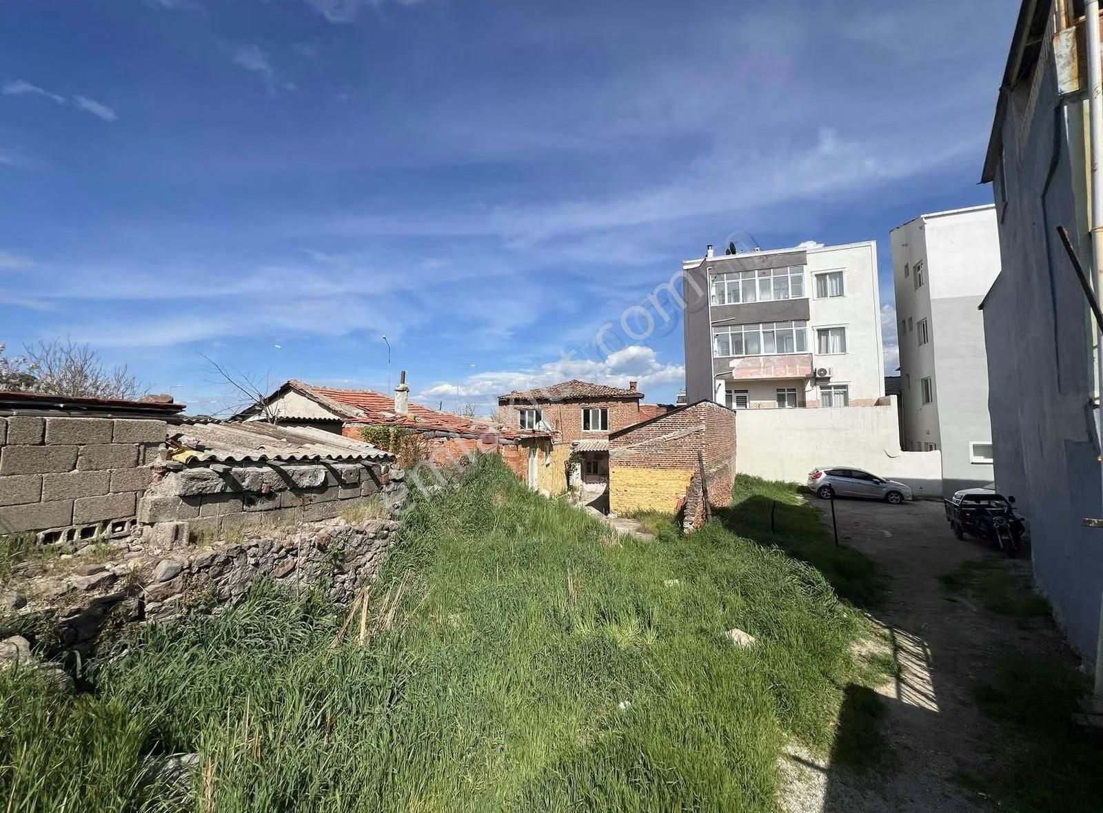 Ezine İlçe Merkezinde Arsa Fiyatına Satılık Müstakil Ev - Görsel 35