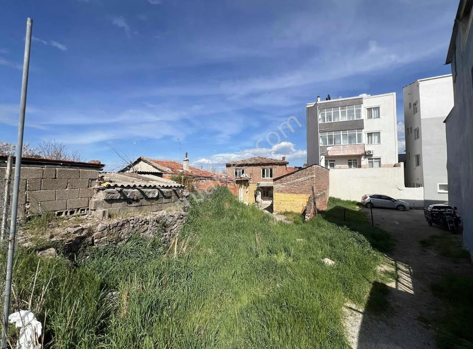 Ezine İlçe Merkezinde Arsa Fiyatına Satılık Müstakil Ev - Görsel 30