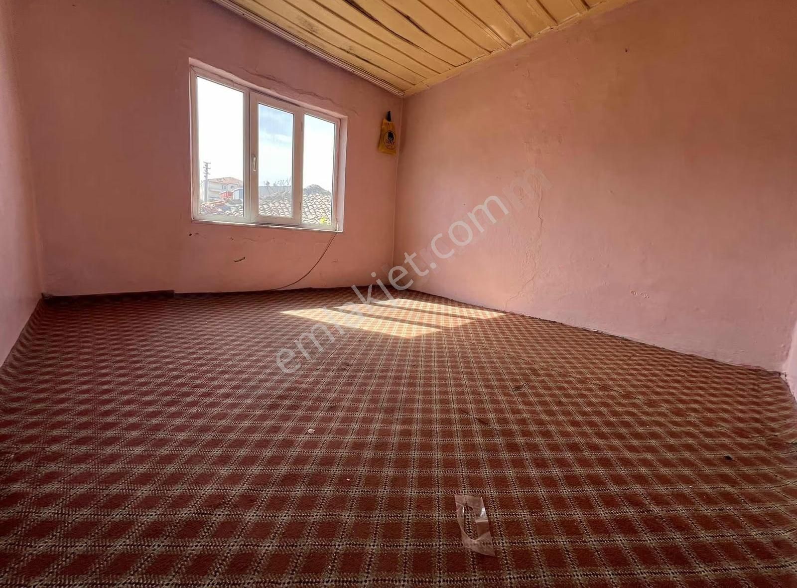 Ezine İlçe Merkezinde Arsa Fiyatına Satılık Müstakil Ev - Görsel 23