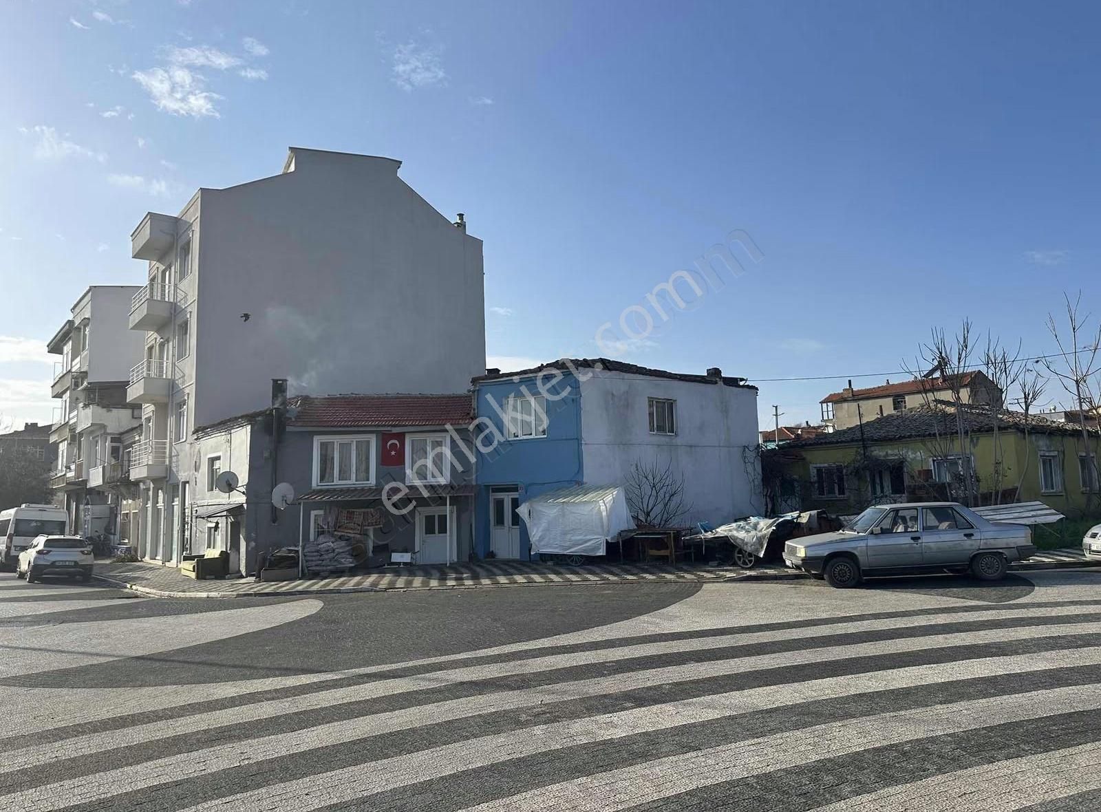 Ezine İlçe Merkezinde Arsa Fiyatına Satılık Müstakil Ev - Görsel 17