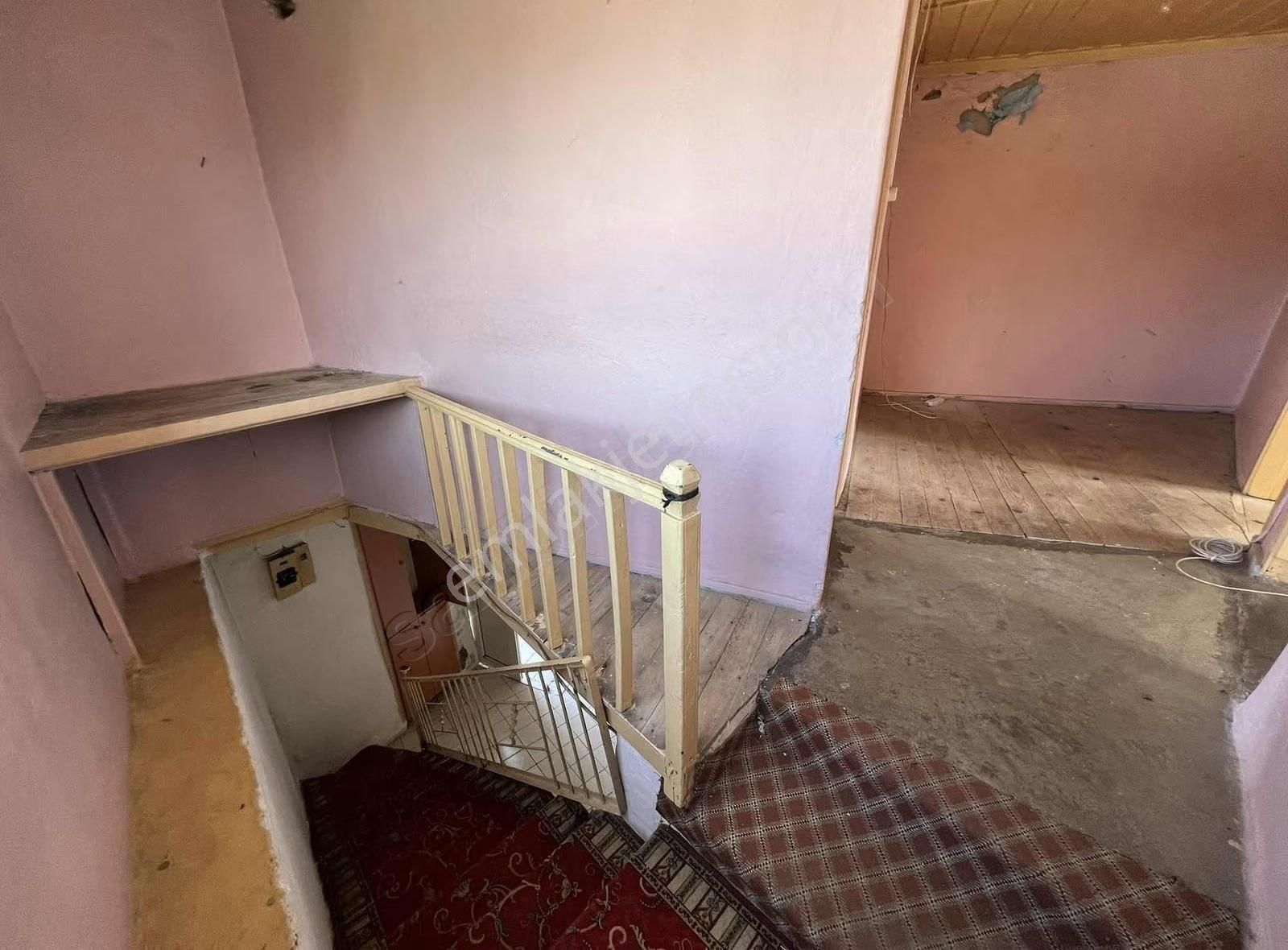 Ezine İlçe Merkezinde Arsa Fiyatına Satılık Müstakil Ev - Görsel 5