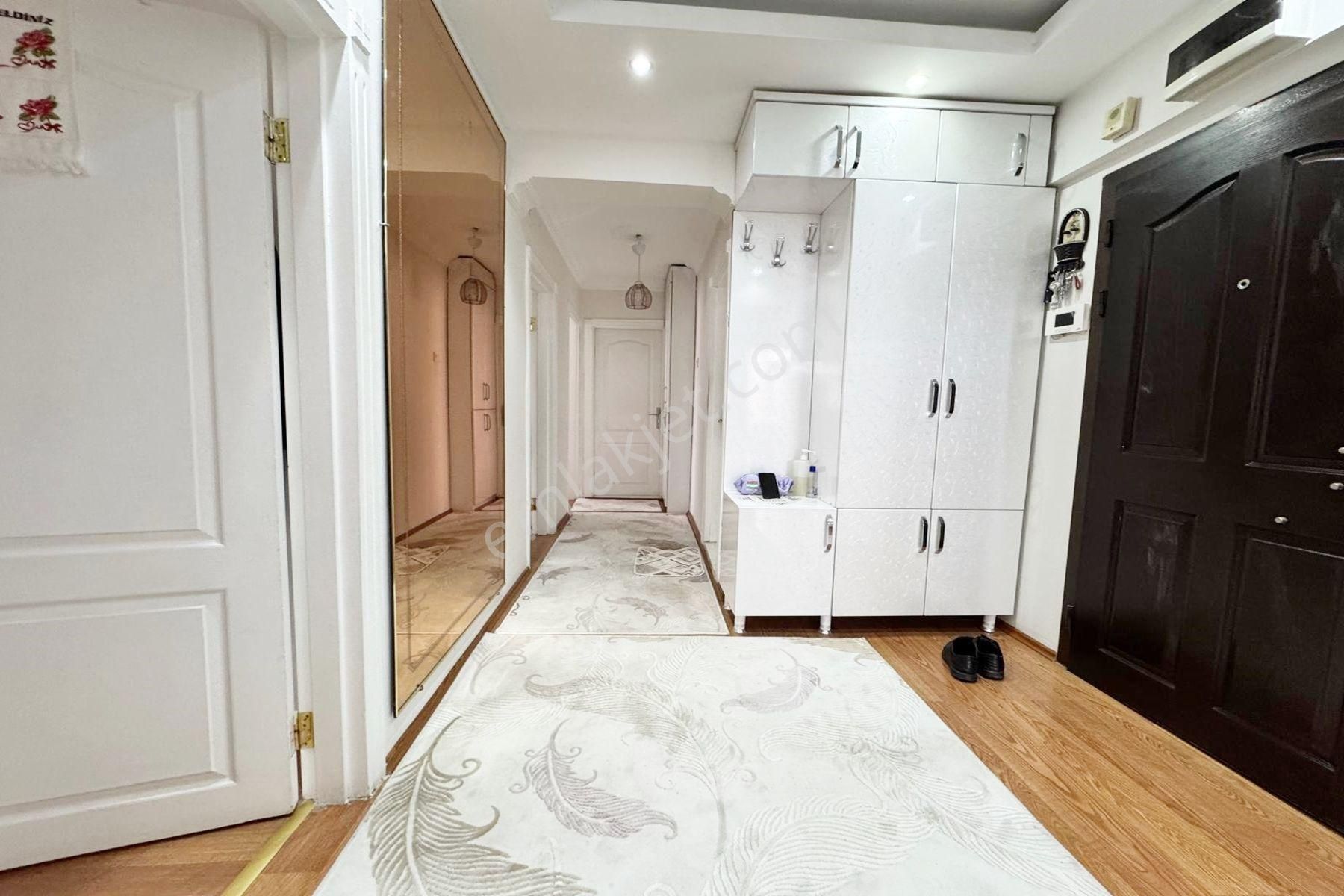 Kutlu Caddeye Bir Bina Ara Katta 3+1 Daire Fırsatı..! - Görsel 5