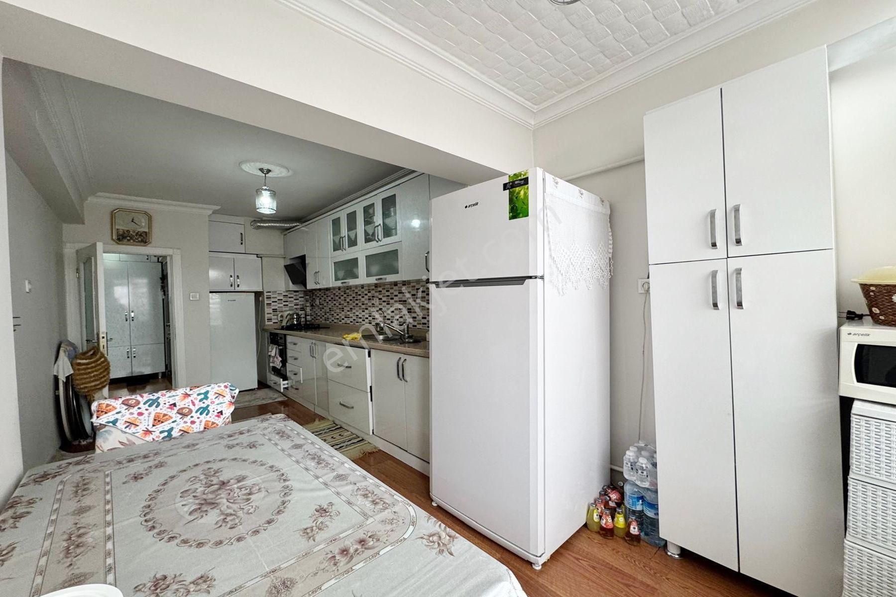 Kutlu Caddeye Bir Bina Ara Katta 3+1 Daire Fırsatı..! - Görsel 3