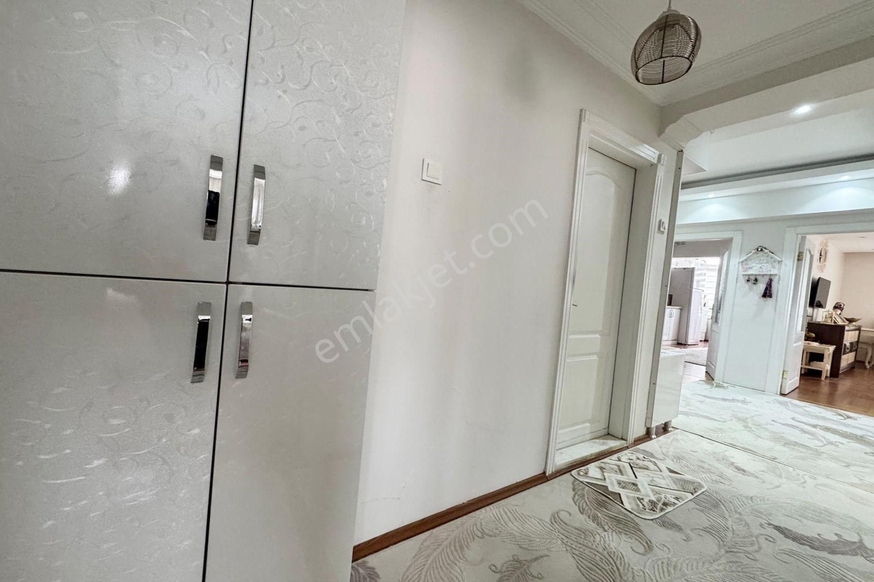 Kutlu Caddeye Bir Bina Ara Katta 3+1 Daire Fırsatı..! - Görsel 7